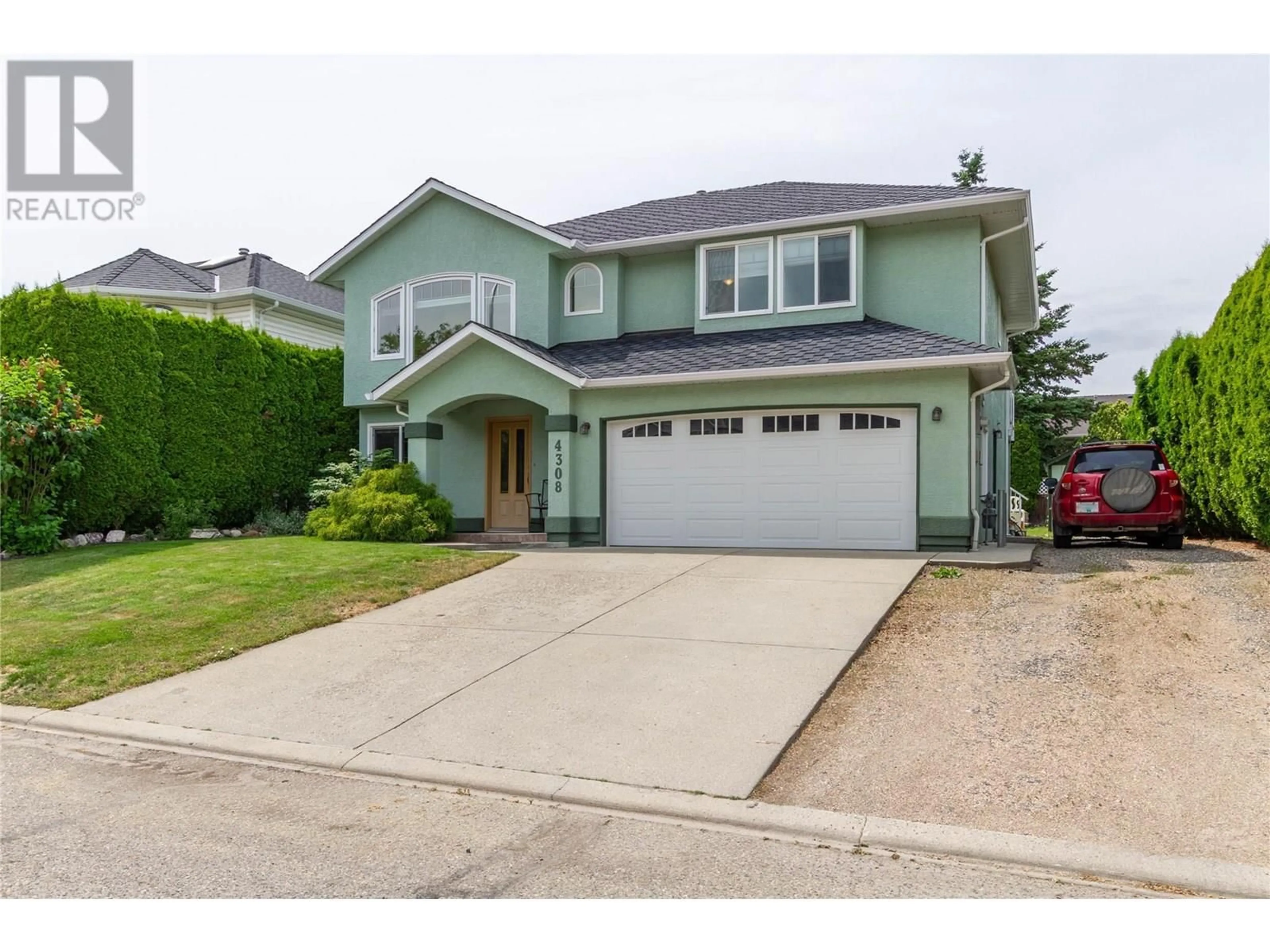 Home with vinyl exterior material, street for 4308 9 STREET, Vernon British Columbia V1T9K1