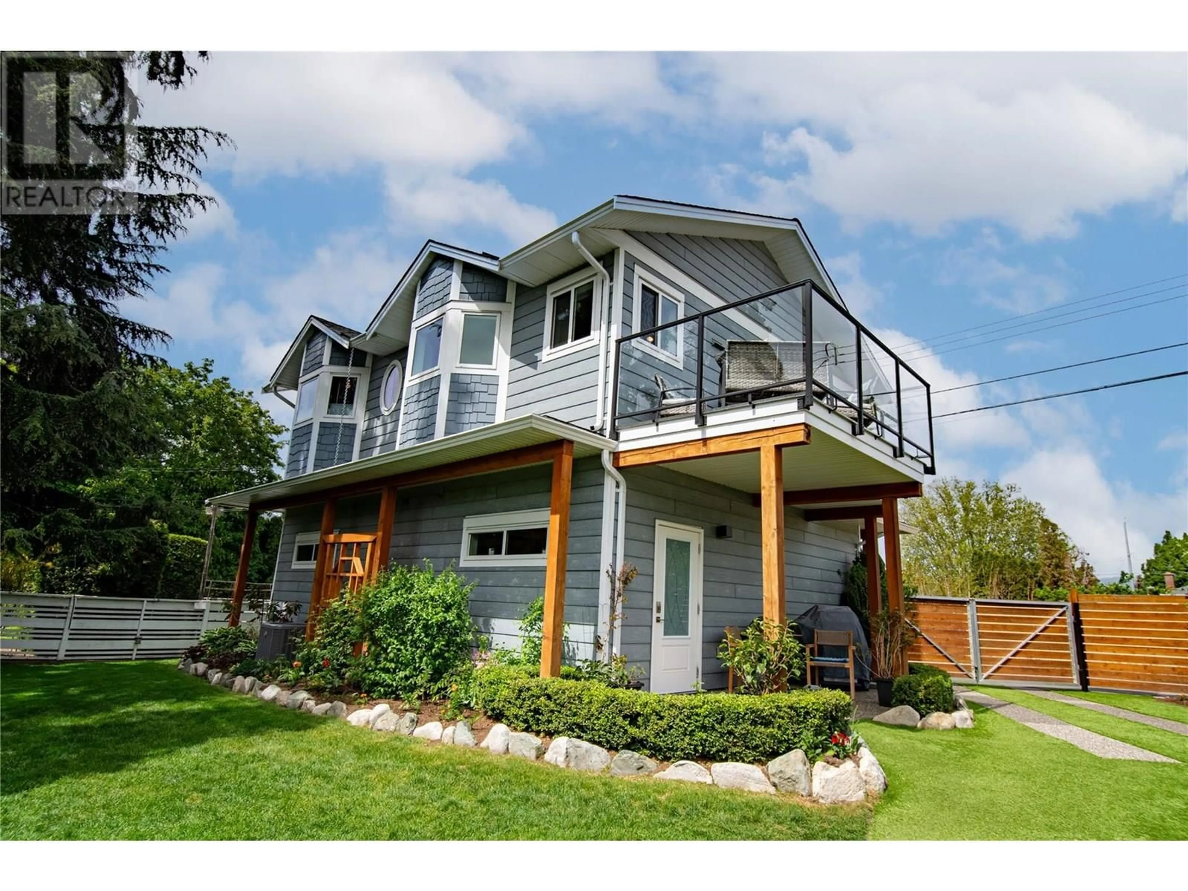 Home with vinyl exterior material, unknown for 403 WINDSOR AVENUE, Penticton British Columbia V2A2K5
