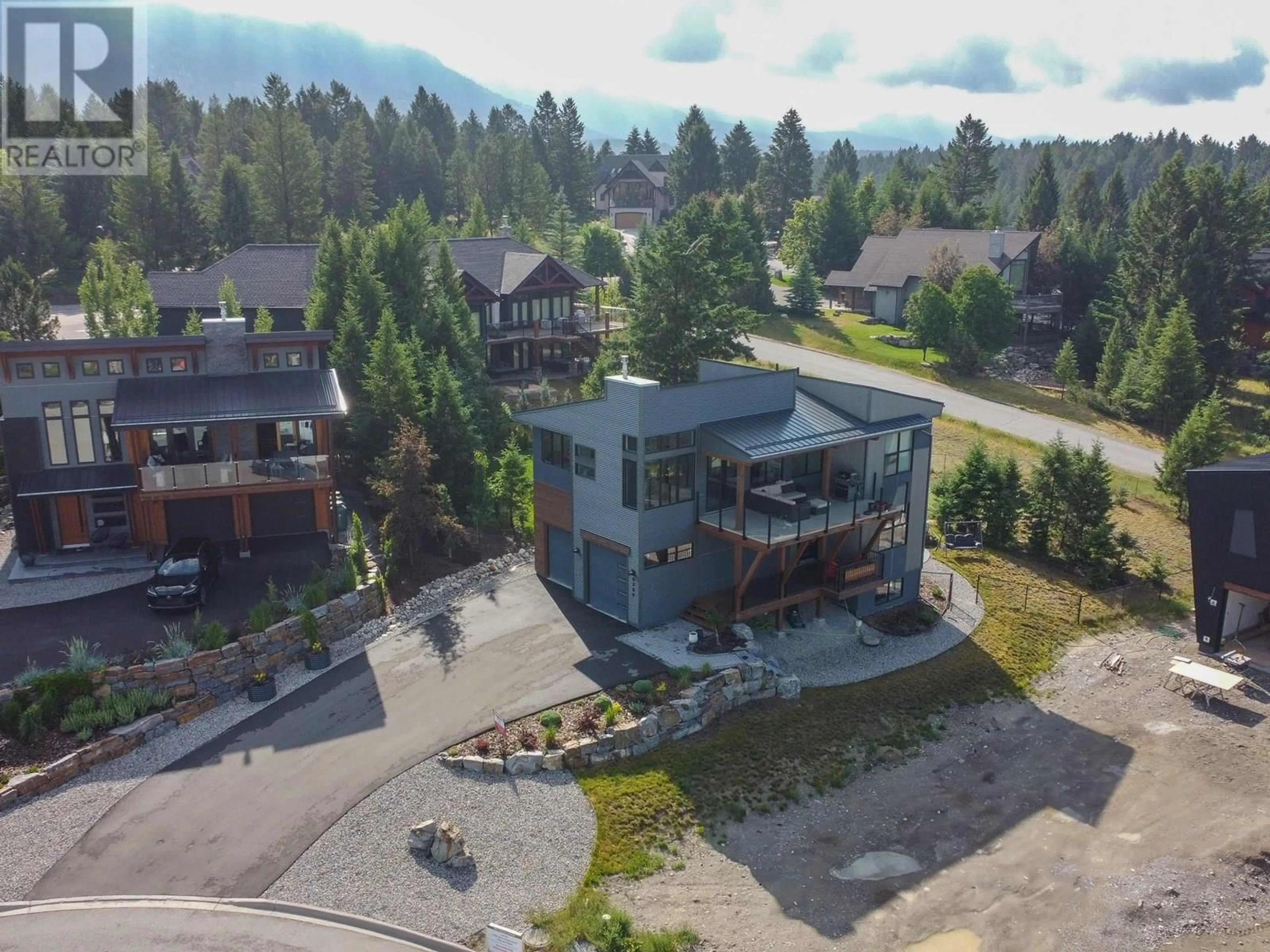 A pic from outside/outdoor area/front of a property/back of a property/a pic from drone, mountain view for 4760 DEER RIDGE ROAD, Windermere British Columbia V0A1K3