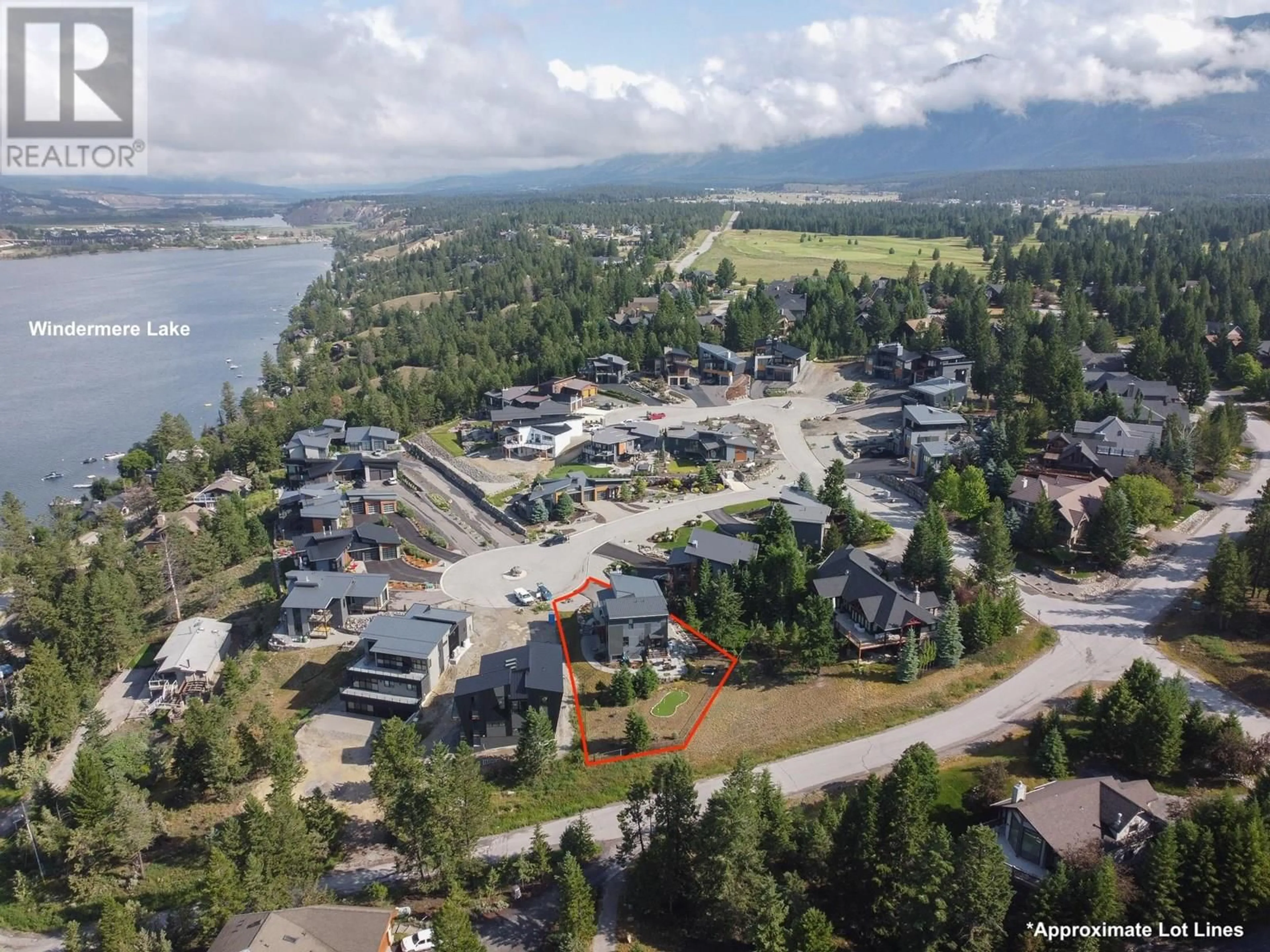 A pic from outside/outdoor area/front of a property/back of a property/a pic from drone, mountain view for 4760 DEER RIDGE ROAD, Windermere British Columbia V0A1K3
