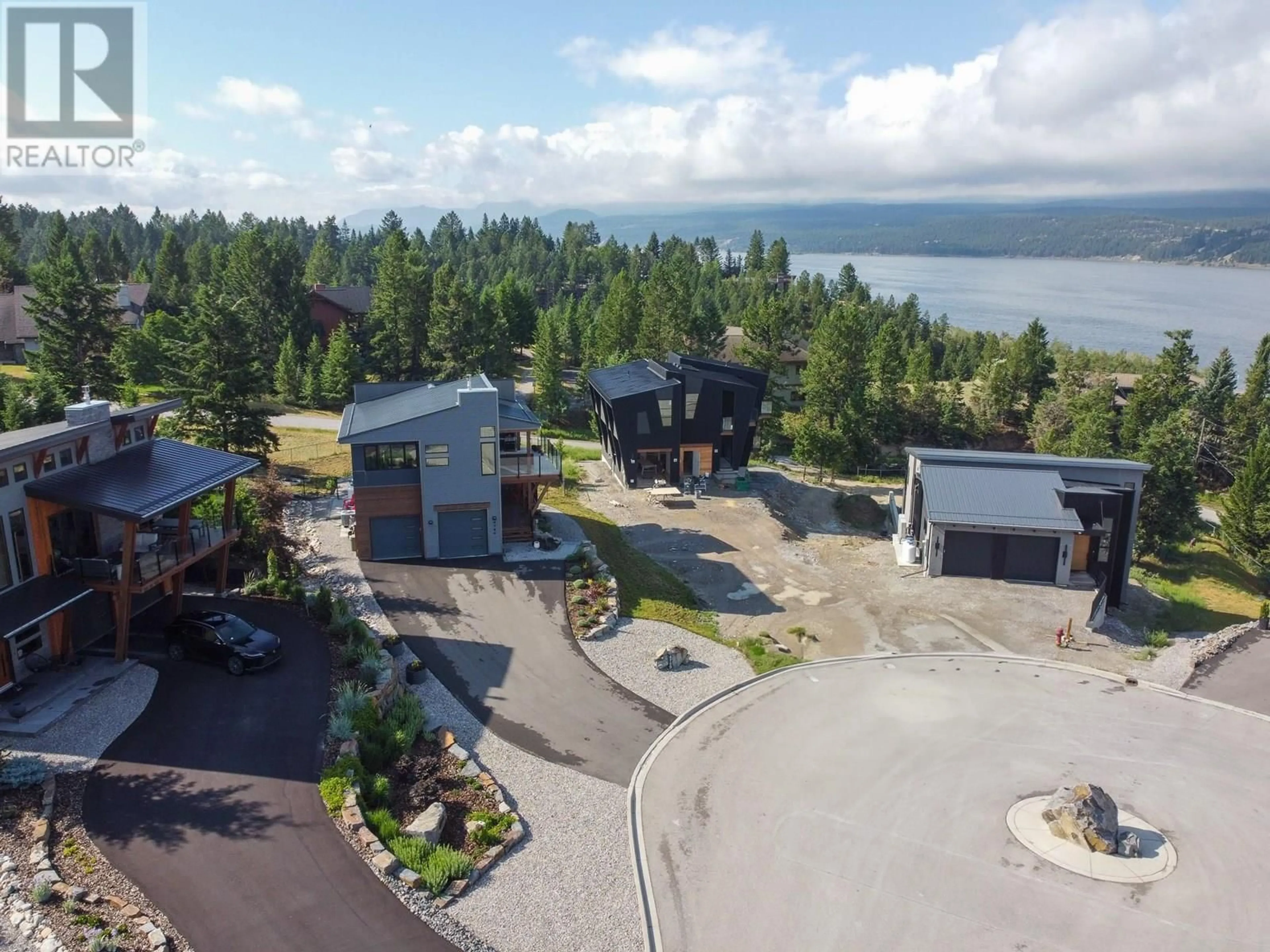 A pic from outside/outdoor area/front of a property/back of a property/a pic from drone, water/lake/river/ocean view for 4760 DEER RIDGE ROAD, Windermere British Columbia V0A1K3