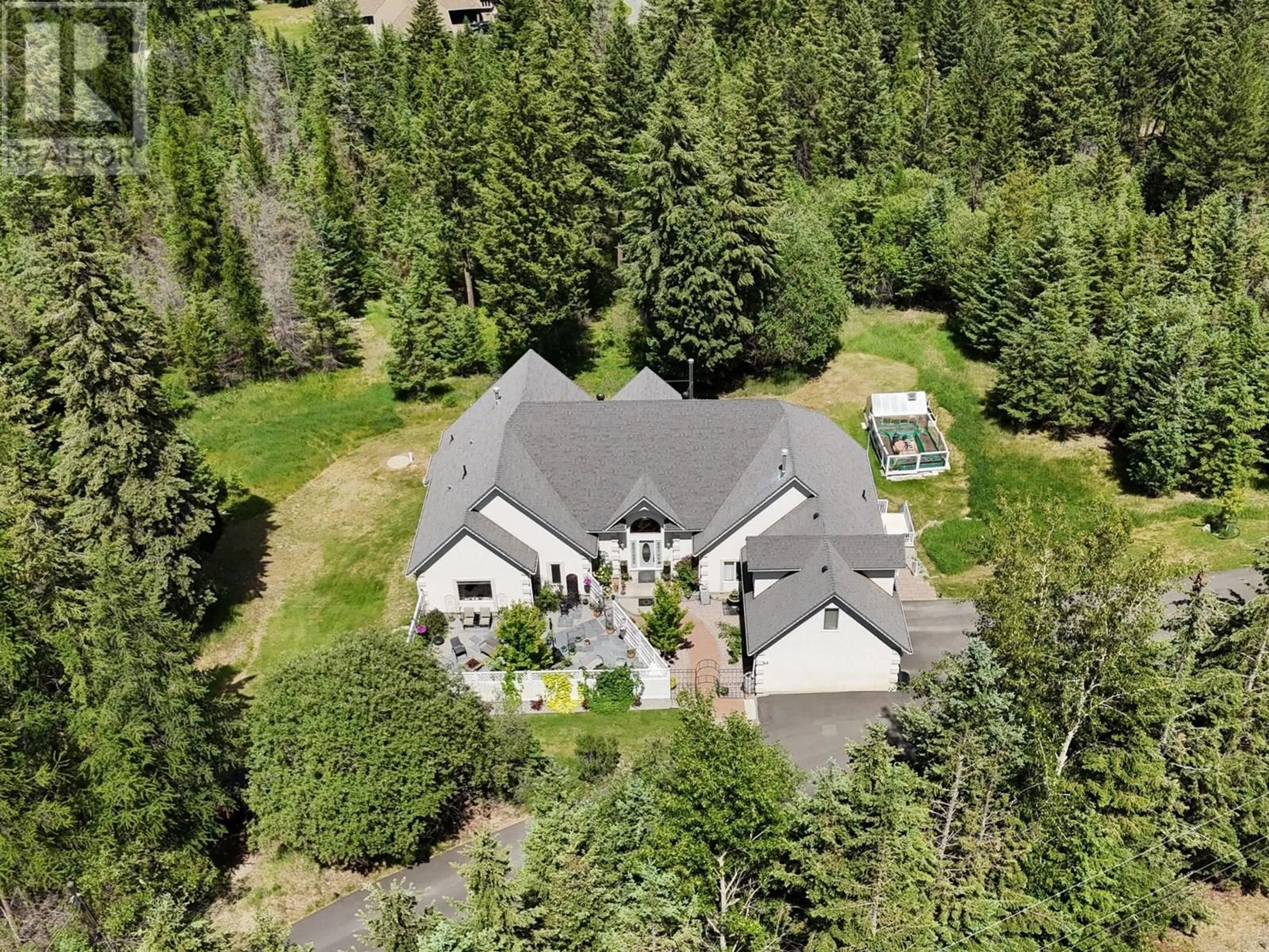 A pic from outside/outdoor area/front of a property/back of a property/a pic from drone, unknown for 2028 25TH STREET SOUTH, Cranbrook British Columbia V1C6Y9