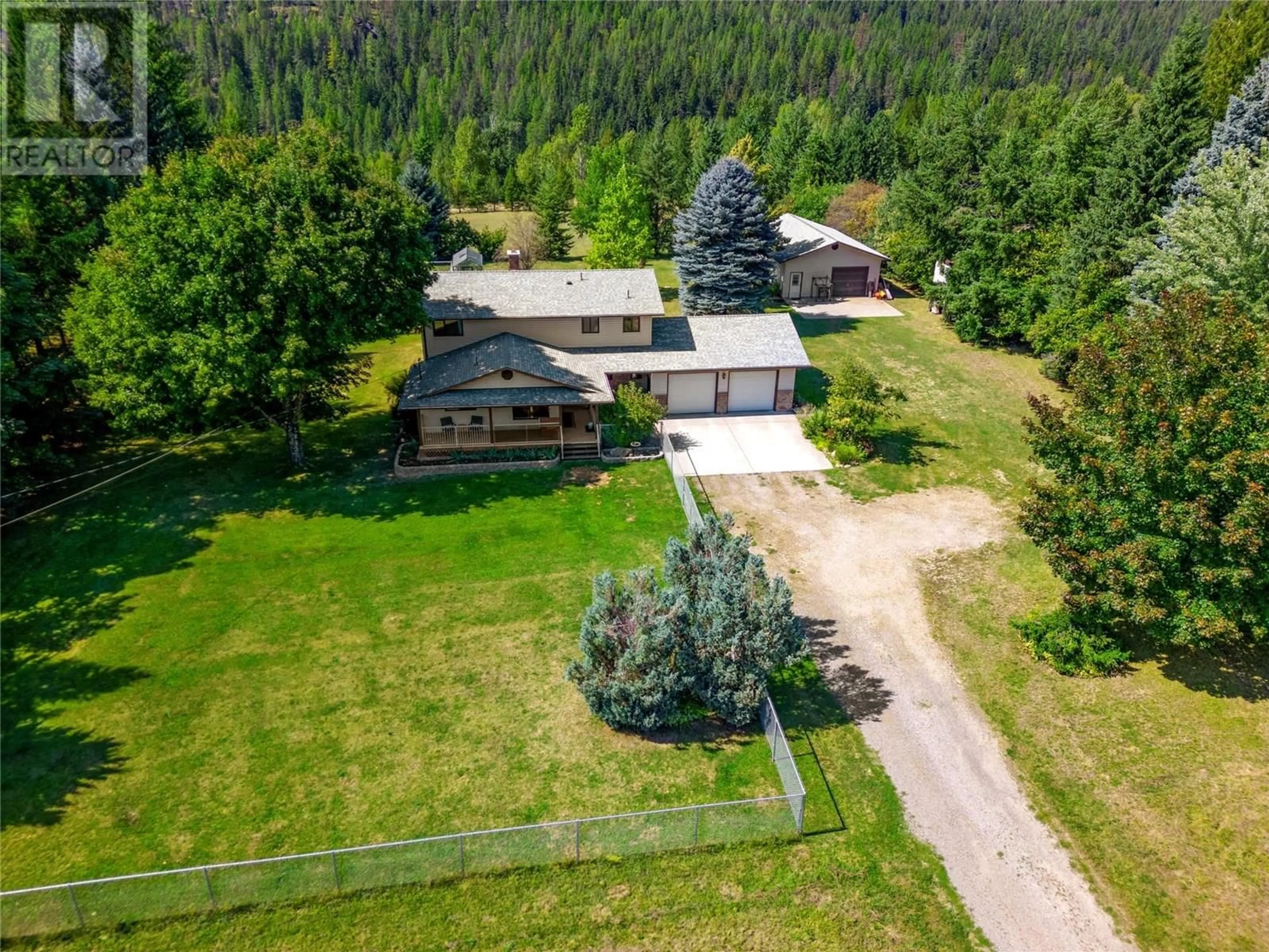 A pic from outside/outdoor area/front of a property/back of a property/a pic from drone, unknown for 1802 PASS CREEK ROAD, Castlegar British Columbia V1N4S6