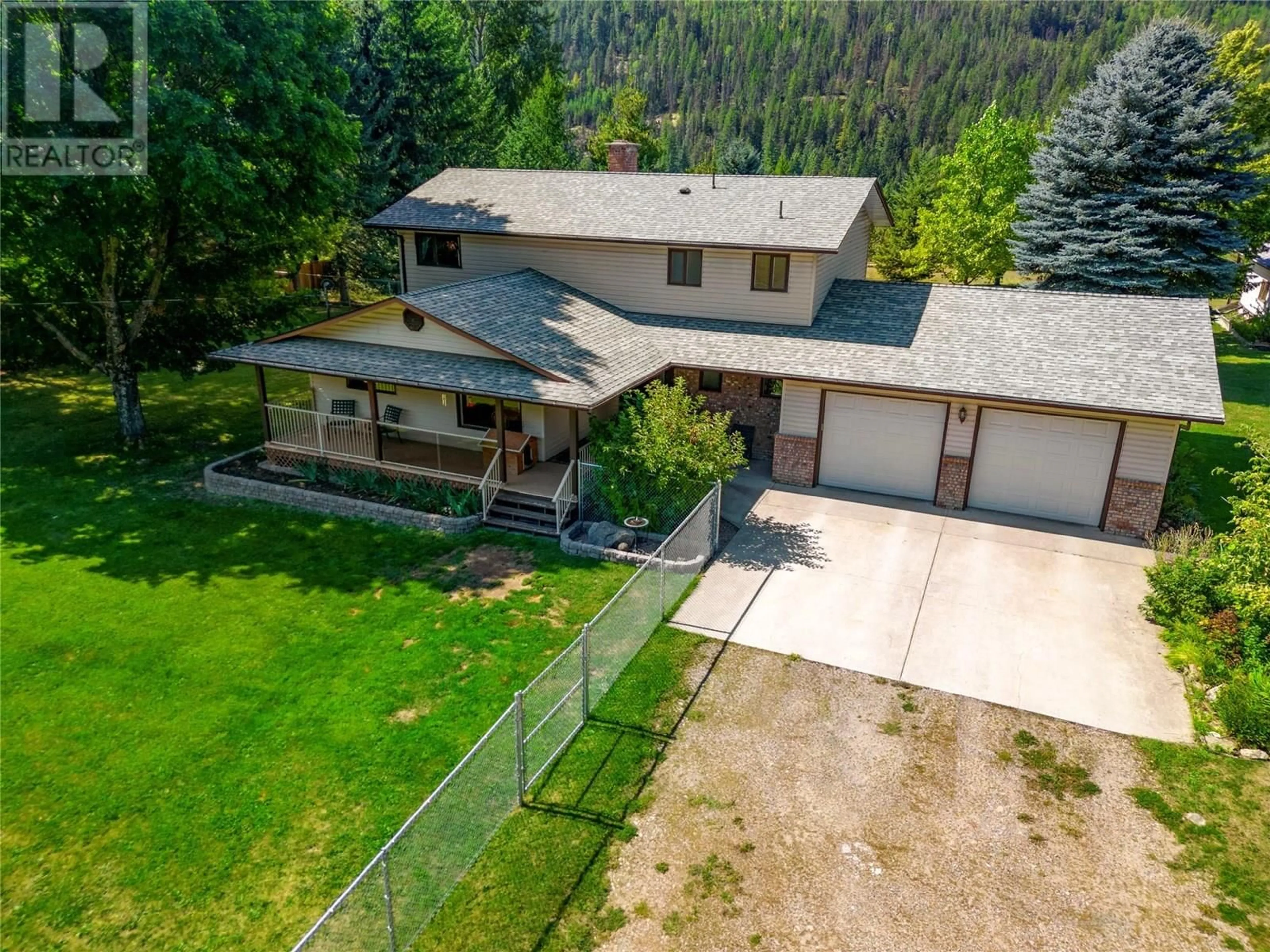 A pic from outside/outdoor area/front of a property/back of a property/a pic from drone, unknown for 1802 PASS CREEK ROAD, Castlegar British Columbia V1N4S6