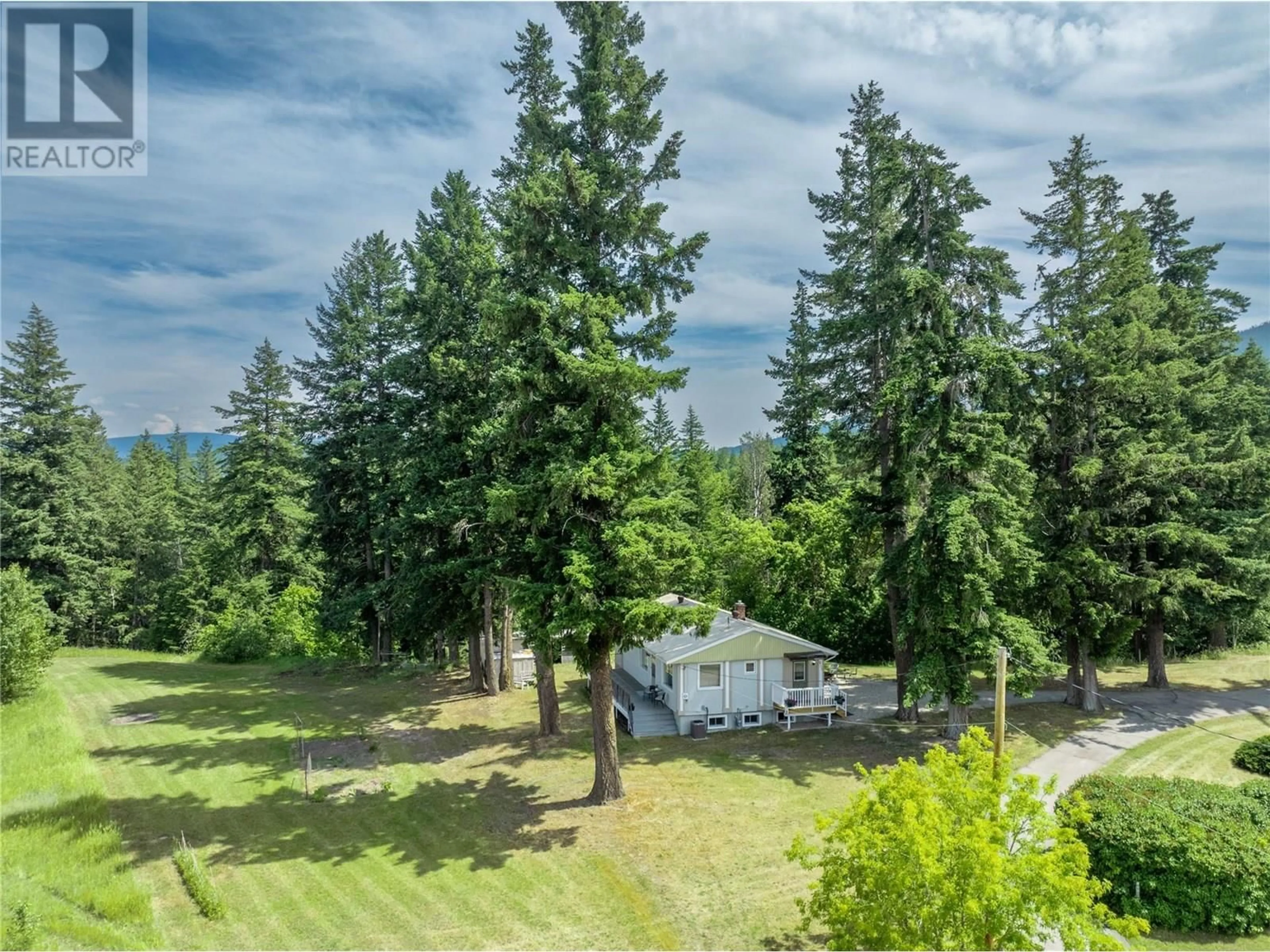 A pic from outside/outdoor area/front of a property/back of a property/a pic from drone, forest/trees view for 851 DILWORTH ROAD, Sorrento British Columbia V0E2W1
