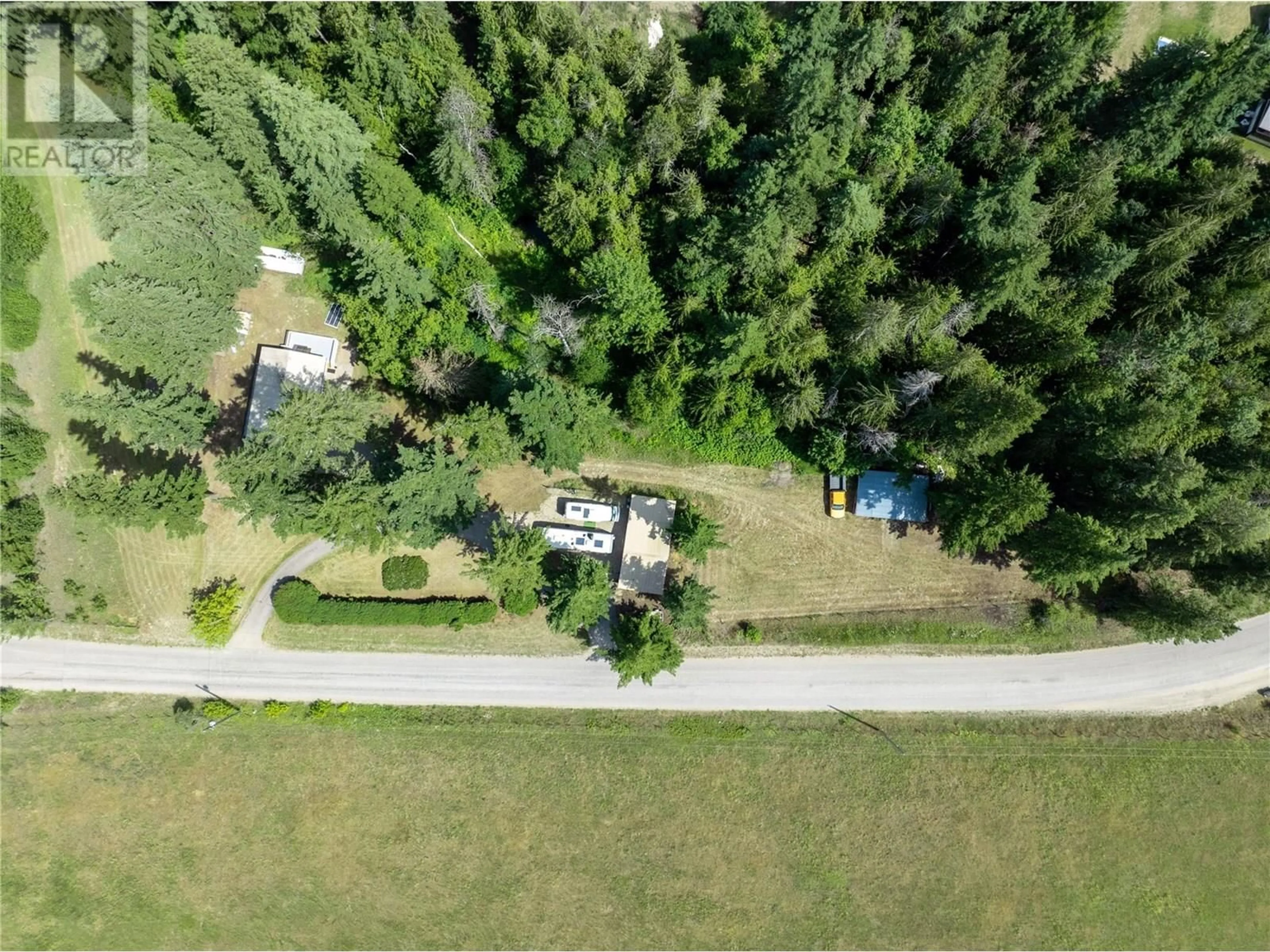 A pic from outside/outdoor area/front of a property/back of a property/a pic from drone, unknown for 851 DILWORTH ROAD, Sorrento British Columbia V0E2W1