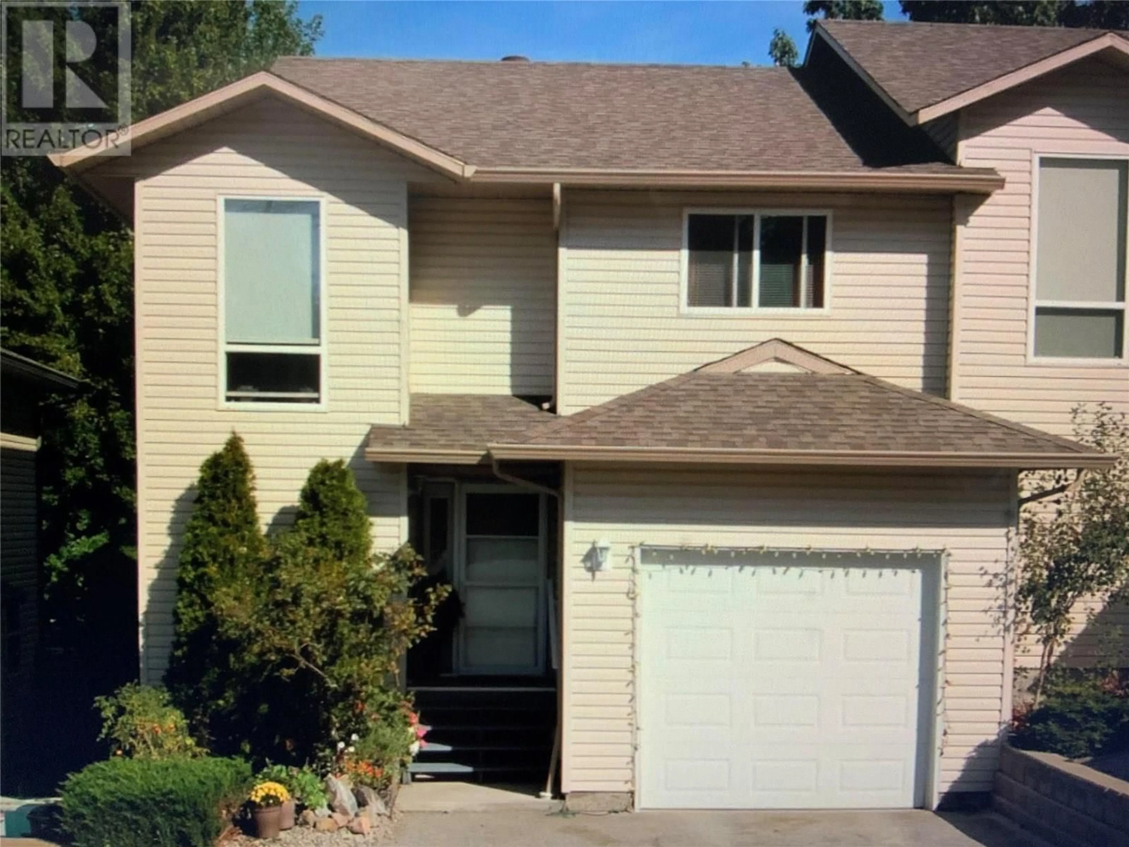 Home with vinyl exterior material, street for 23 - 7915 HESPELER ROAD, Summerland British Columbia V0H1Z4