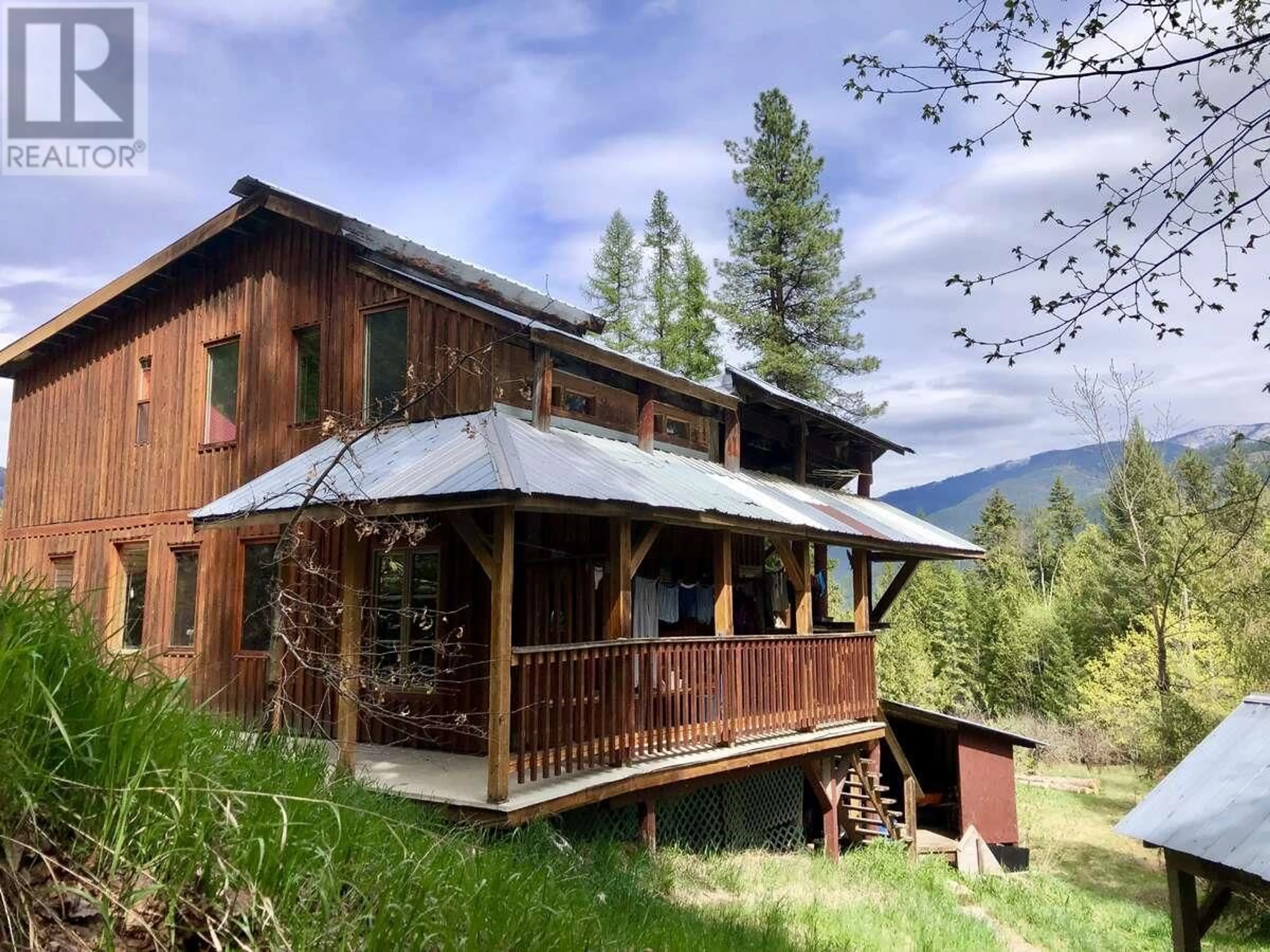 A pic from outside/outdoor area/front of a property/back of a property/a pic from drone, mountain view for 6119 SLOCAN RIVER ROAD, Appledale British Columbia V0G2J0