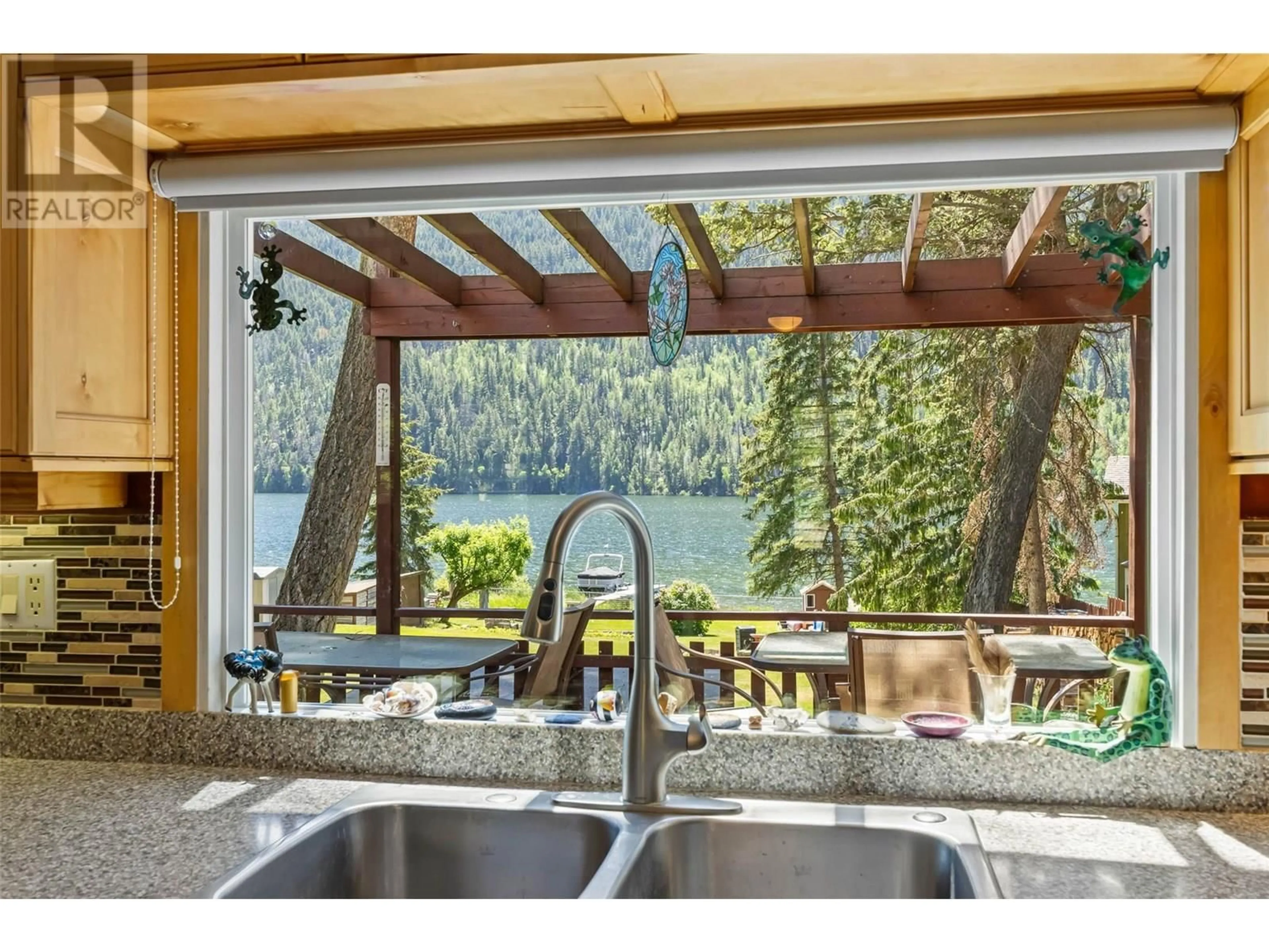 Rustic kitchen, unknown for 2292 OJIBWAY ROAD, Kamloops British Columbia V2H1P1