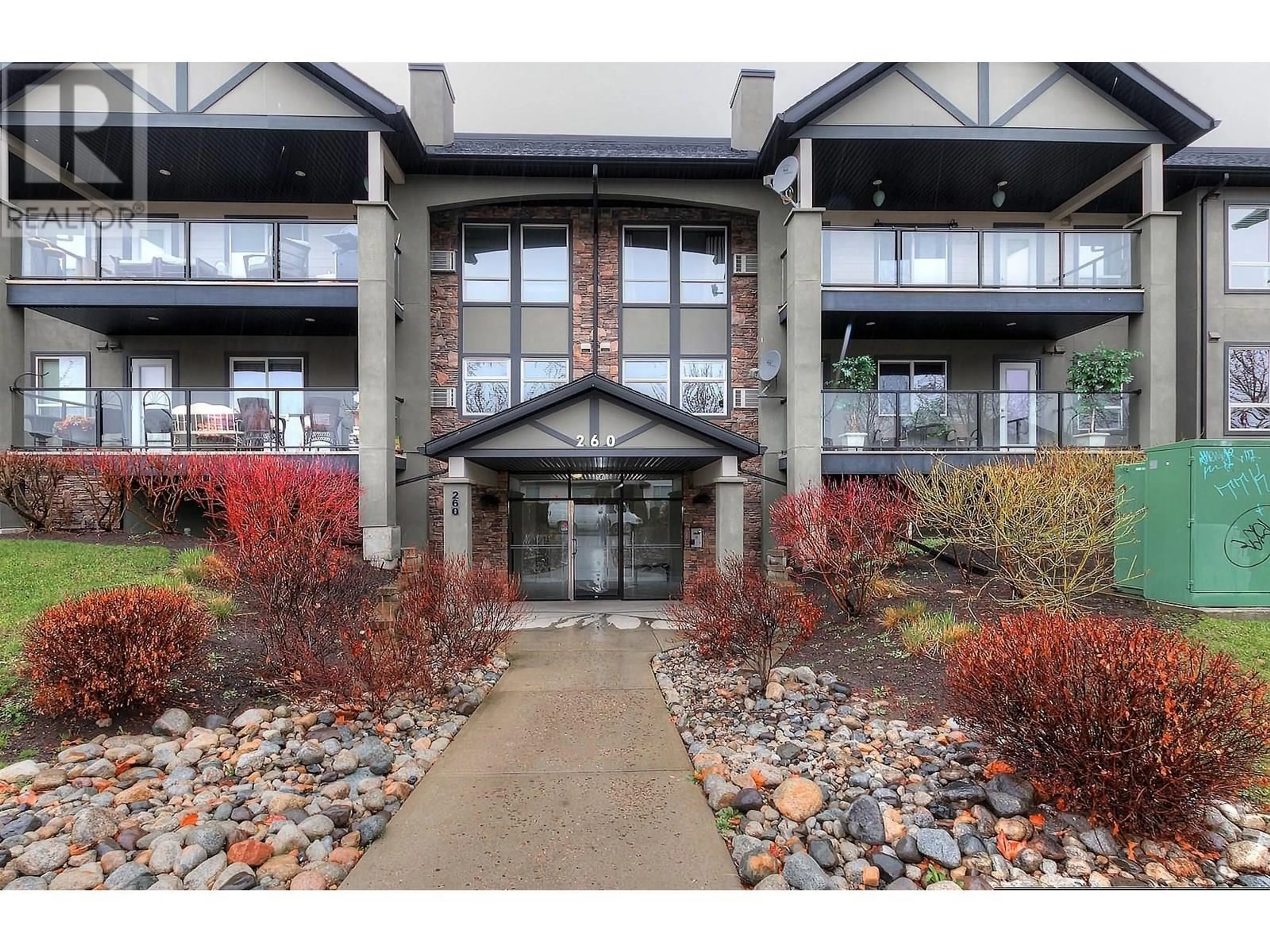Indoor foyer for 113 - 260 FRANKLYN ROAD, Kelowna British Columbia V1K1K1