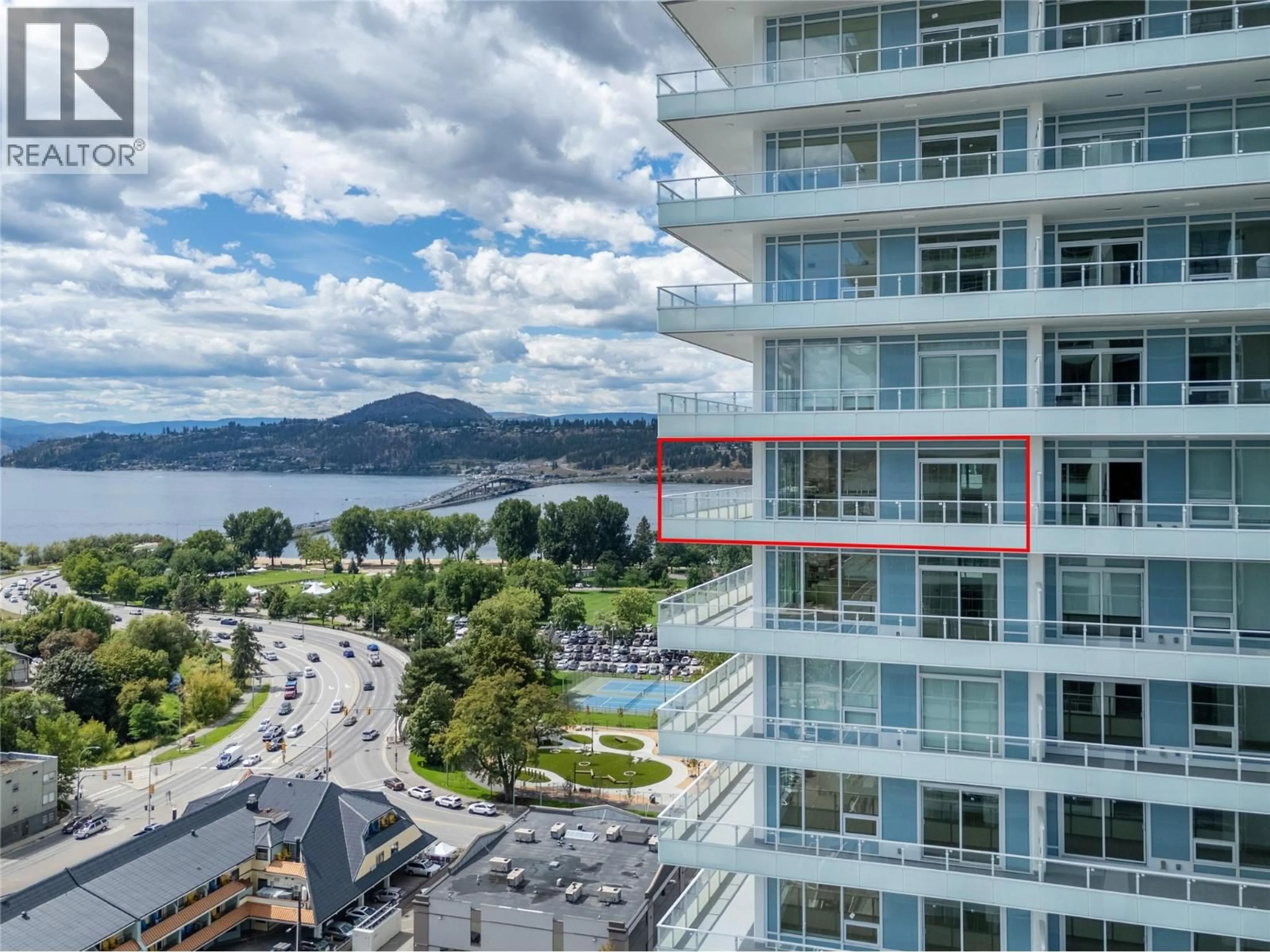 A pic from outside/outdoor area/front of a property/back of a property/a pic from drone, water/lake/river/ocean view for 1704 - 238 LEON AVENUE, Kelowna British Columbia V1Y6H9