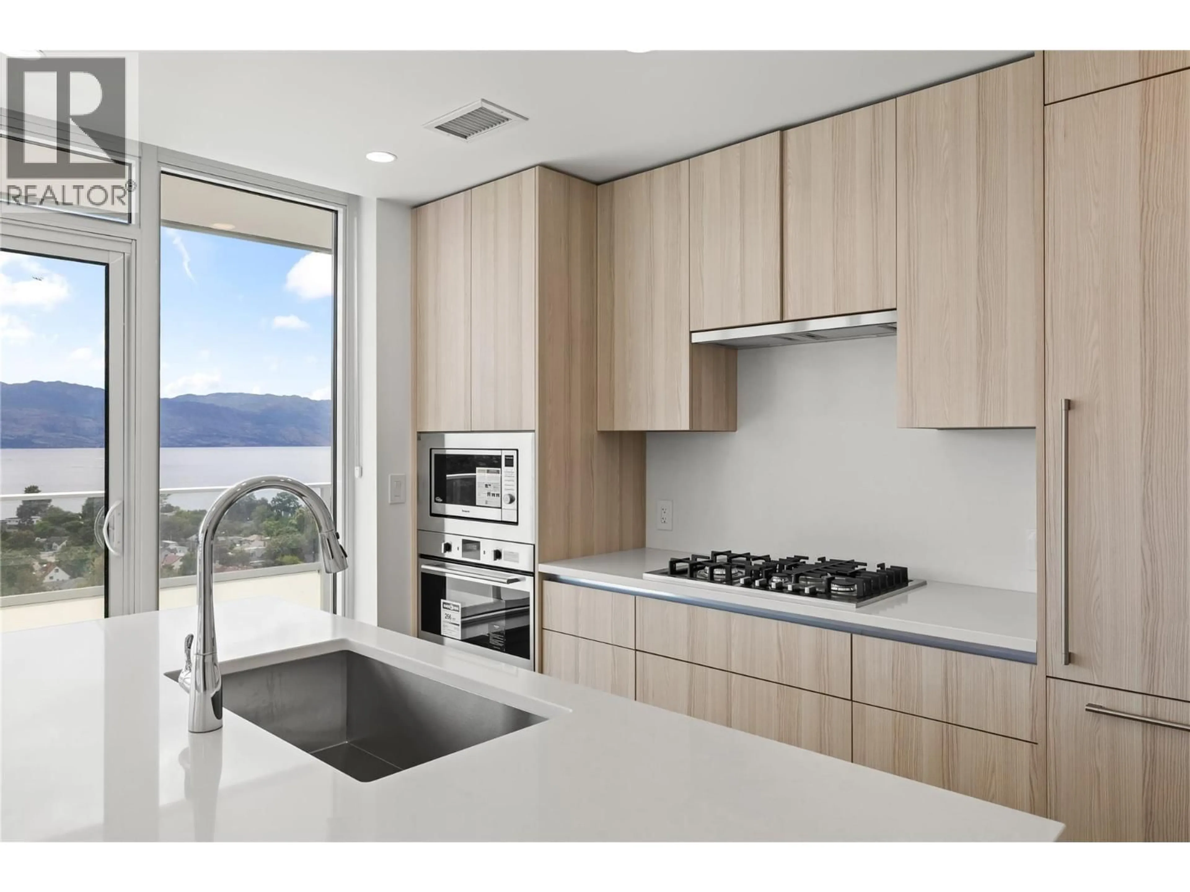 Contemporary kitchen, unknown for 1704 - 238 LEON AVENUE, Kelowna British Columbia V1Y6H9