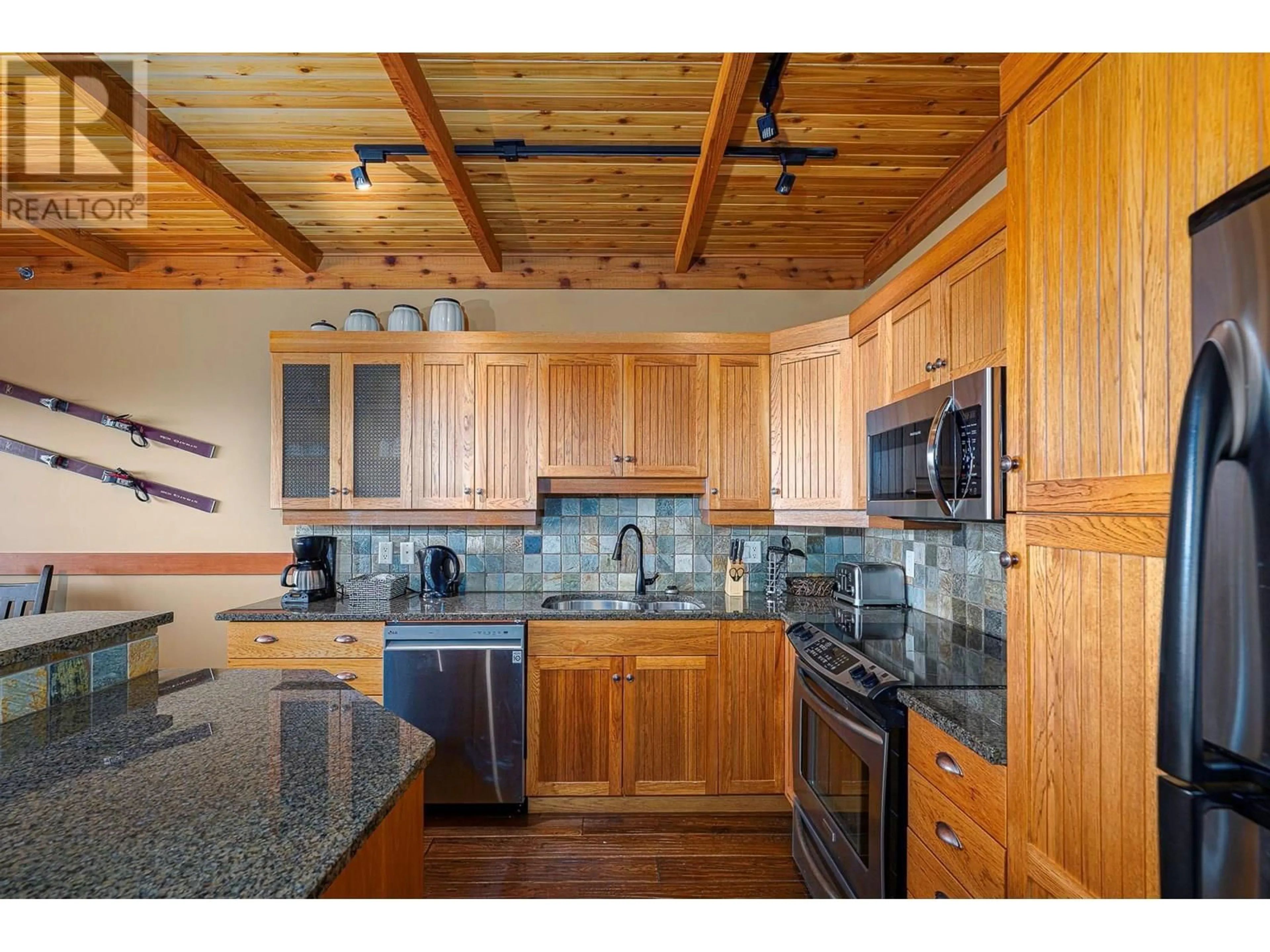 Open concept kitchen, unknown for 112 - 250 FEATHERTOP WAY, Big White British Columbia V1P1T4