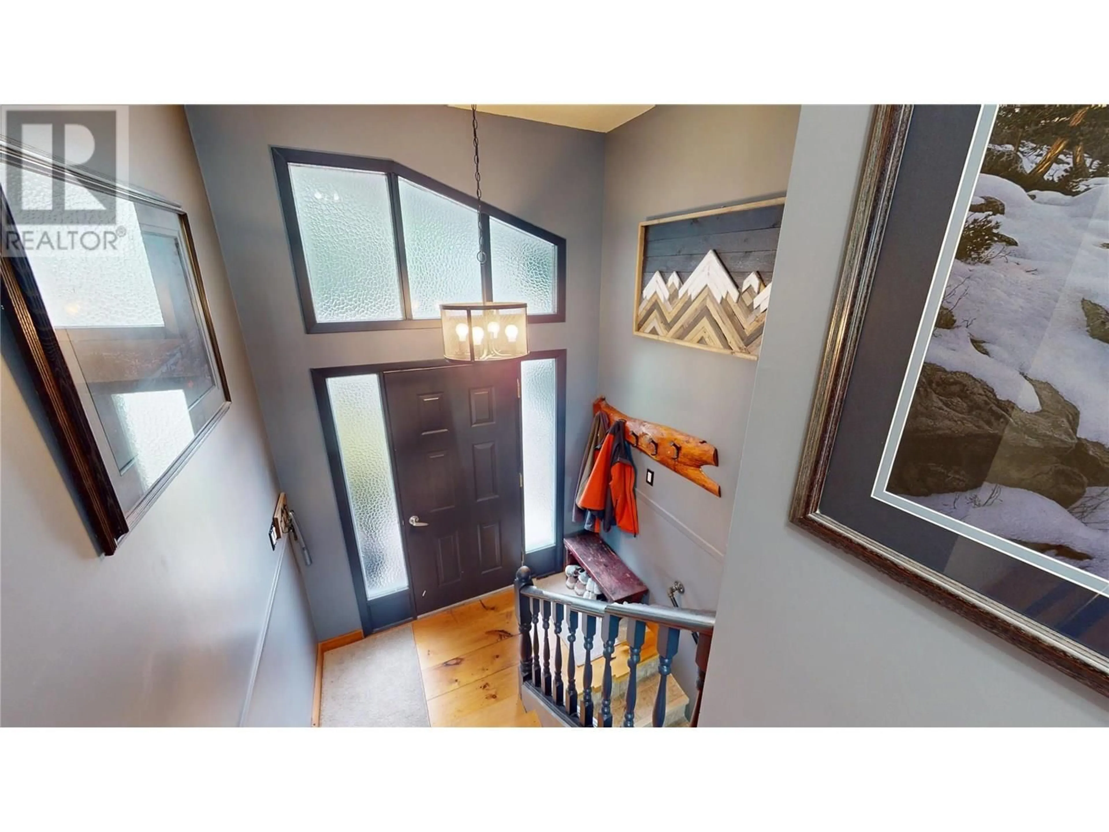 Indoor entryway for 1324 14TH STREET SOUTH, Cranbrook British Columbia V1C5E8