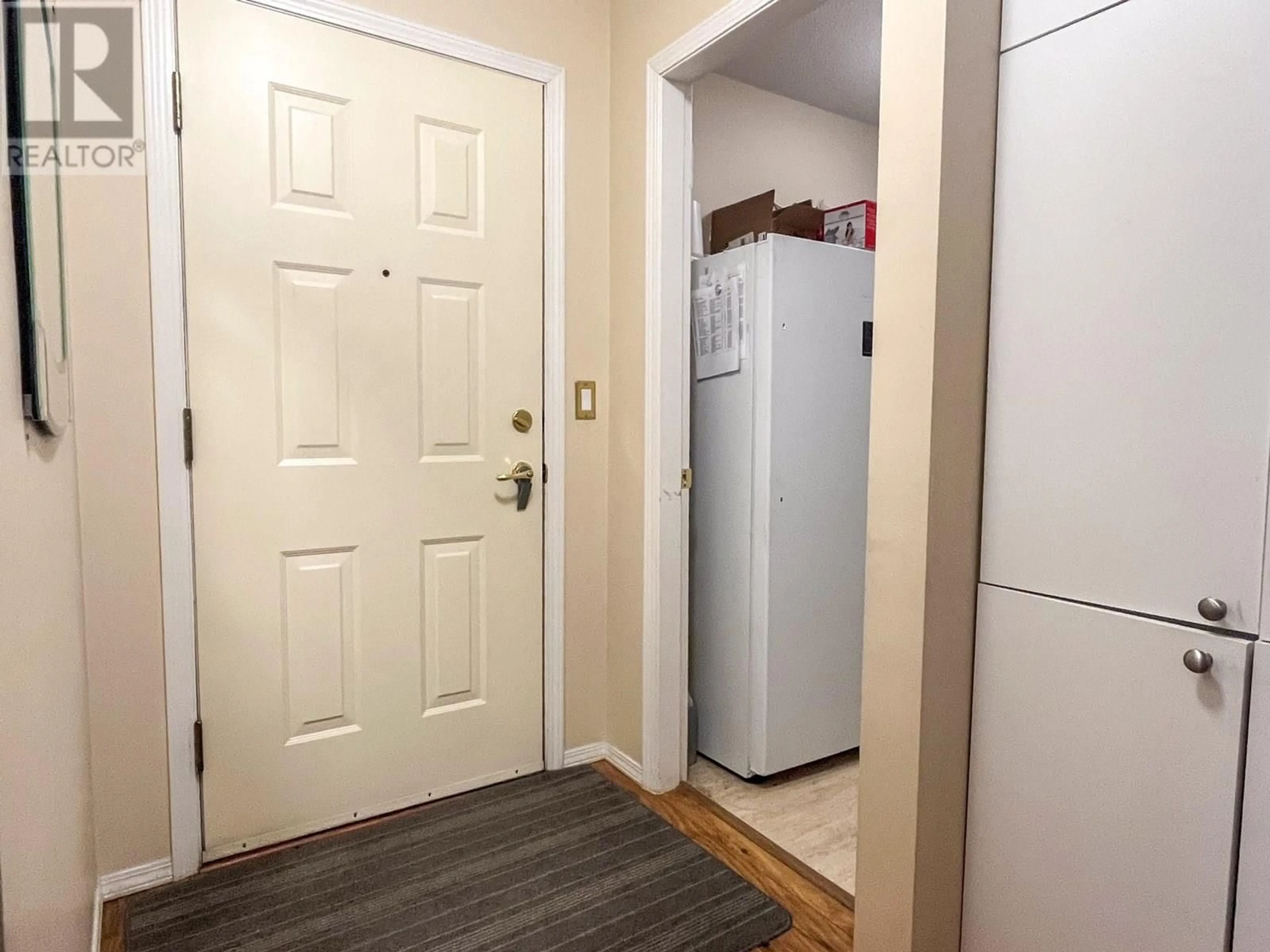 Indoor entryway for 207 - 180 HOLLYWOOD ROAD NORTH, Kelowna British Columbia V1X6Y9