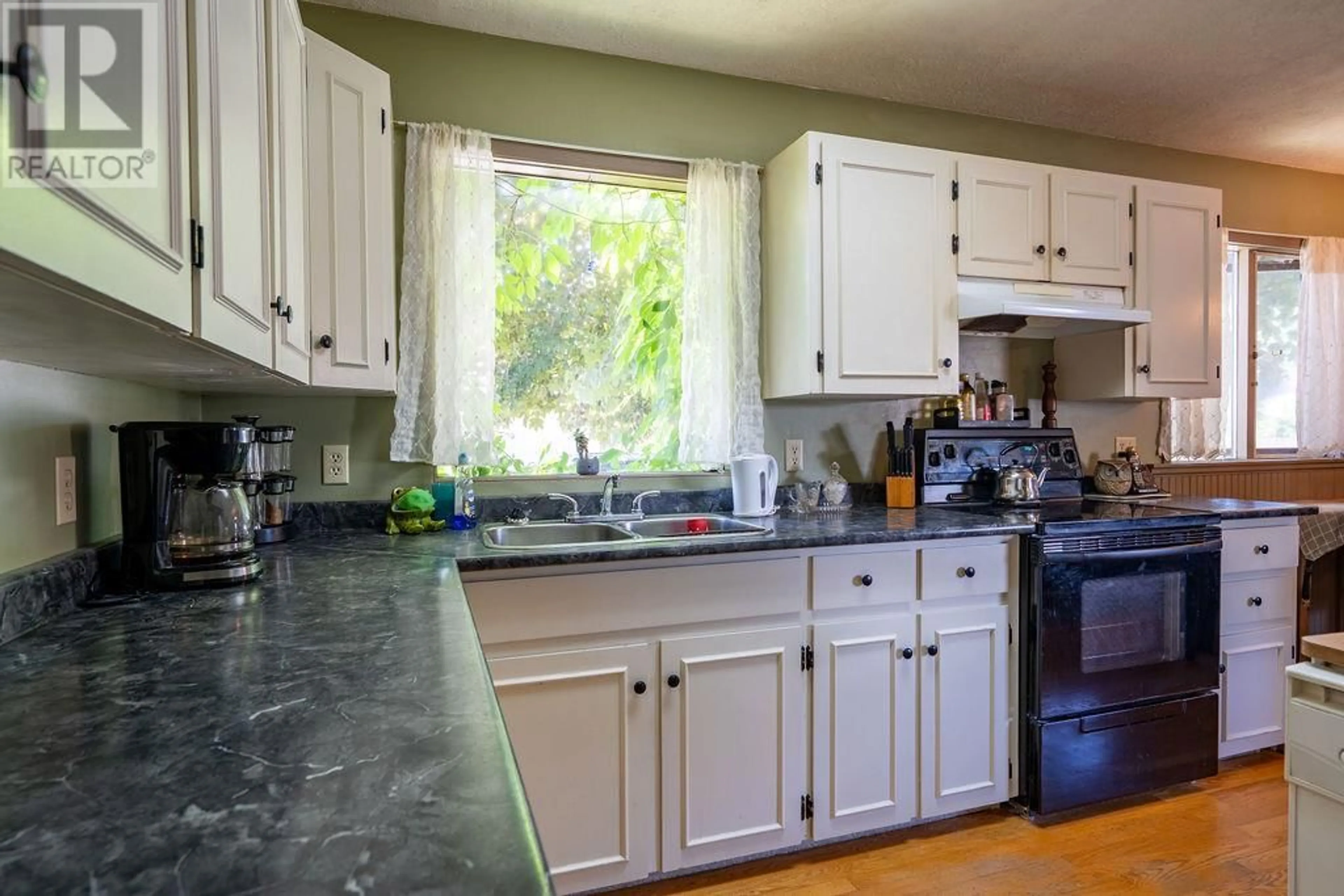Standard kitchen, unknown for 616 VERNON AVENUE EAST, Revelstoke British Columbia V0E2S0