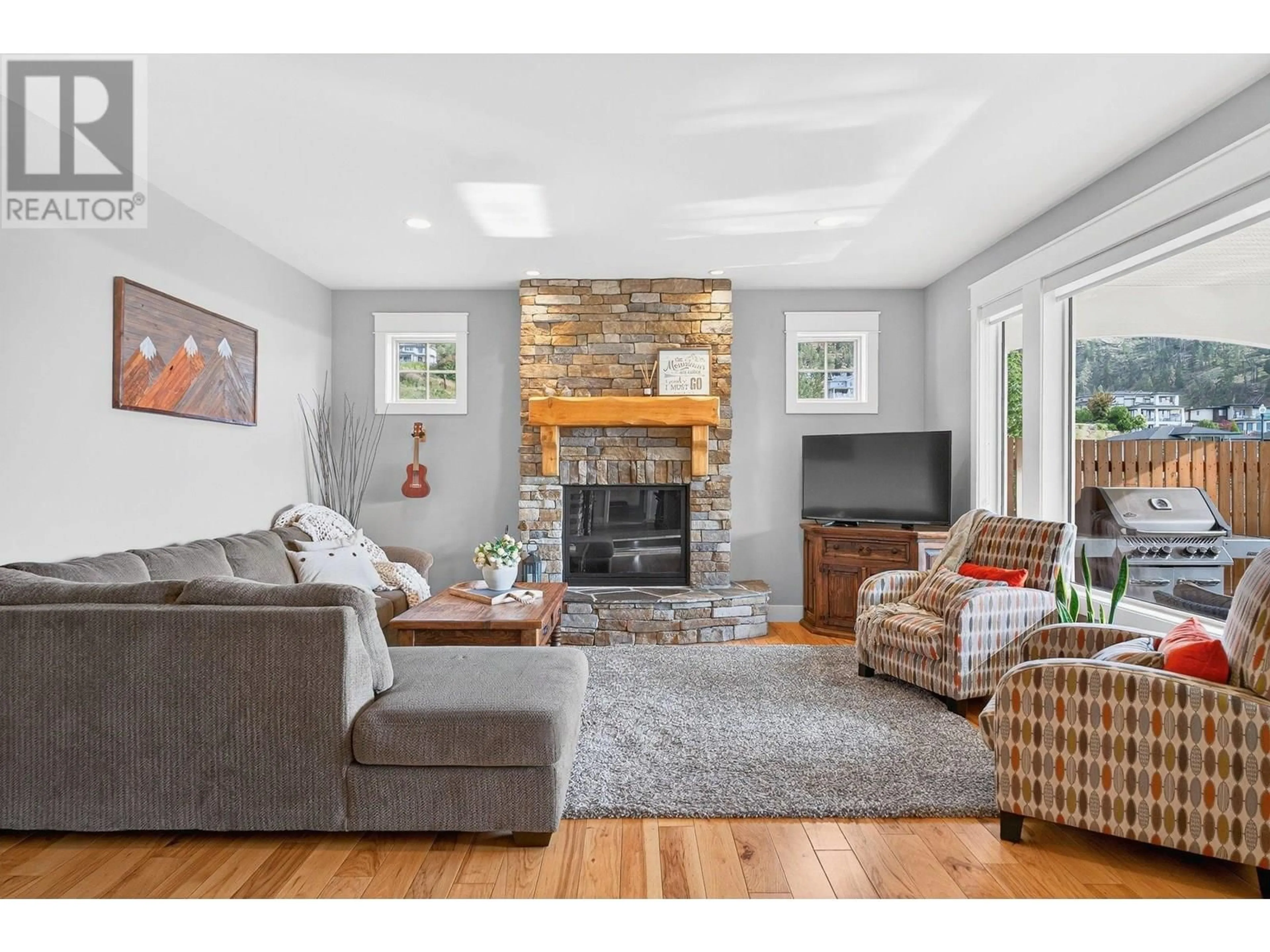 Living room with furniture, unknown for 5753 MOUNTAINSIDE DRIVE, Kelowna British Columbia V1W5H2