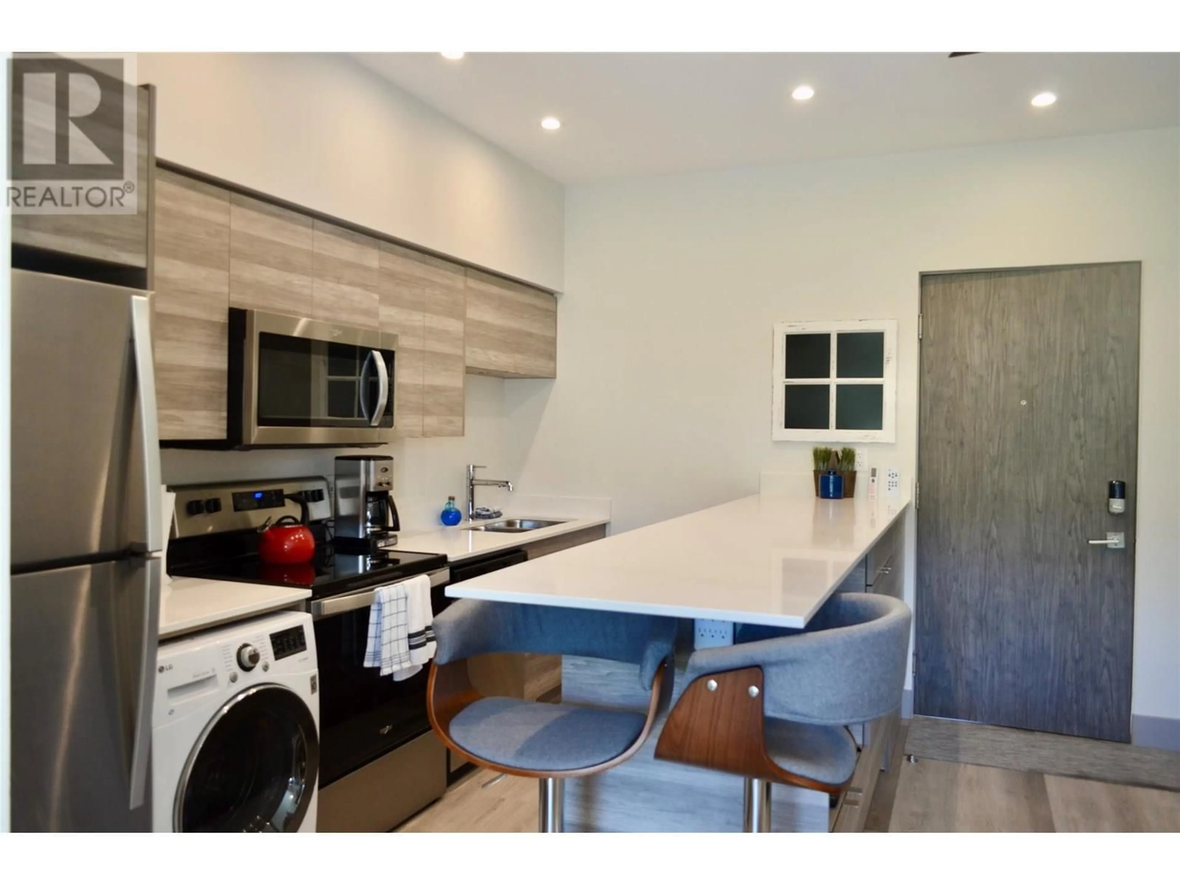 Open concept kitchen, unknown for 221 - 2555 LAKESHORE ROAD, Vernon British Columbia V1H0A4