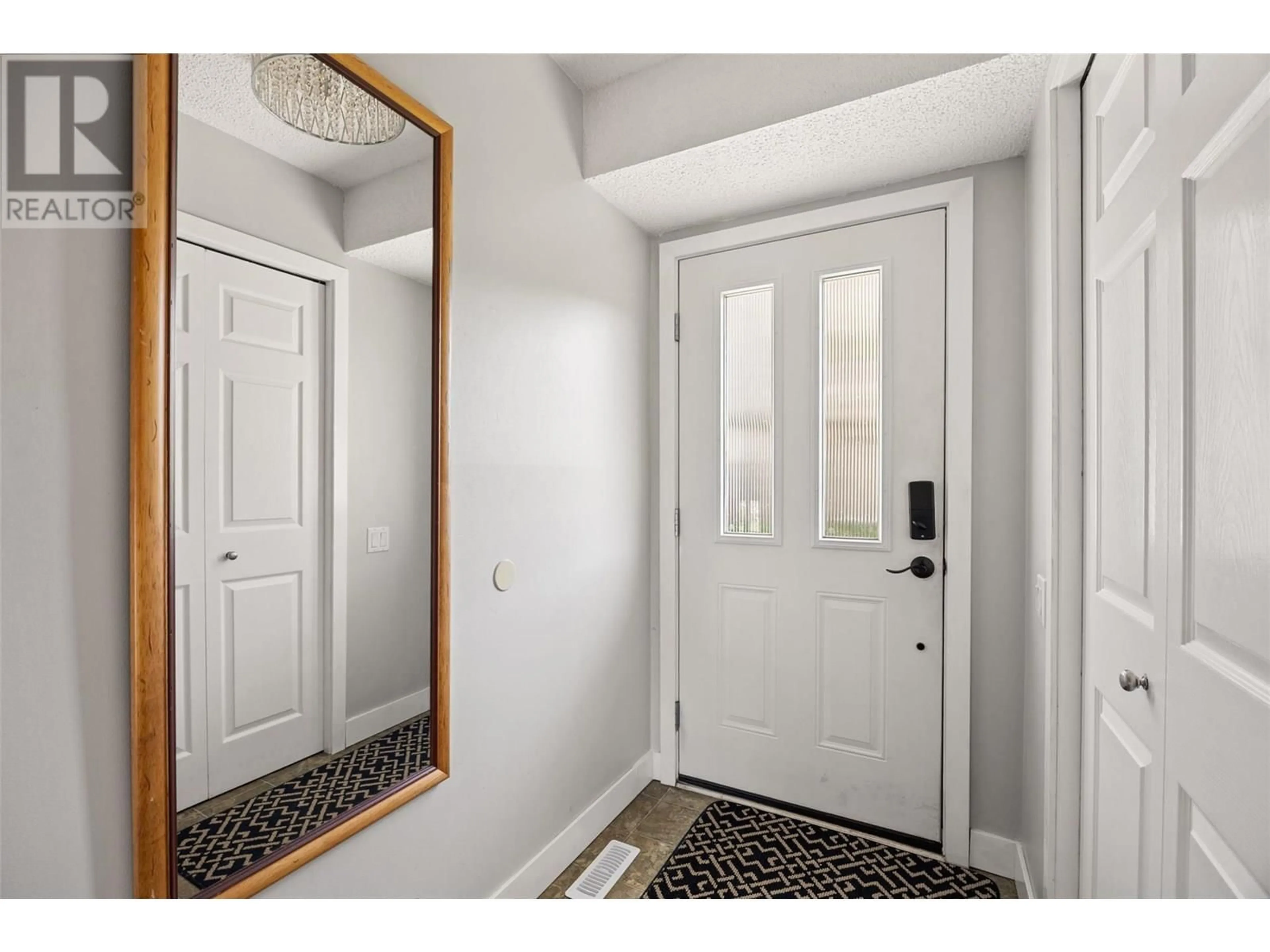 Indoor entryway for 52 - 580 DALGLEISH DRIVE, Kamloops British Columbia V2C5W7