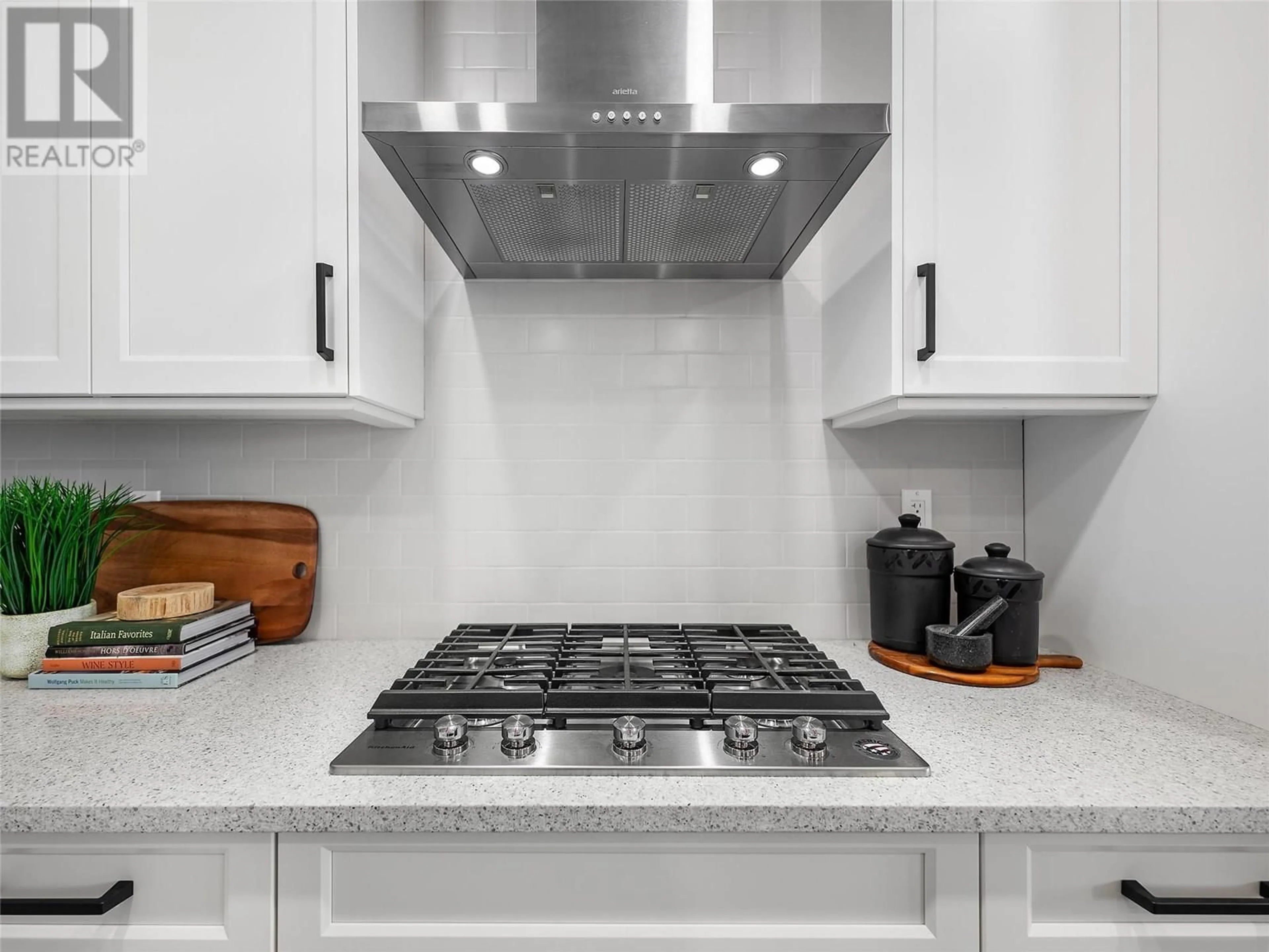 Contemporary kitchen, ceramic/tile floor for 41 - 7735 OKANAGAN HILLS BOULEVARD, Vernon British Columbia V1H0A7