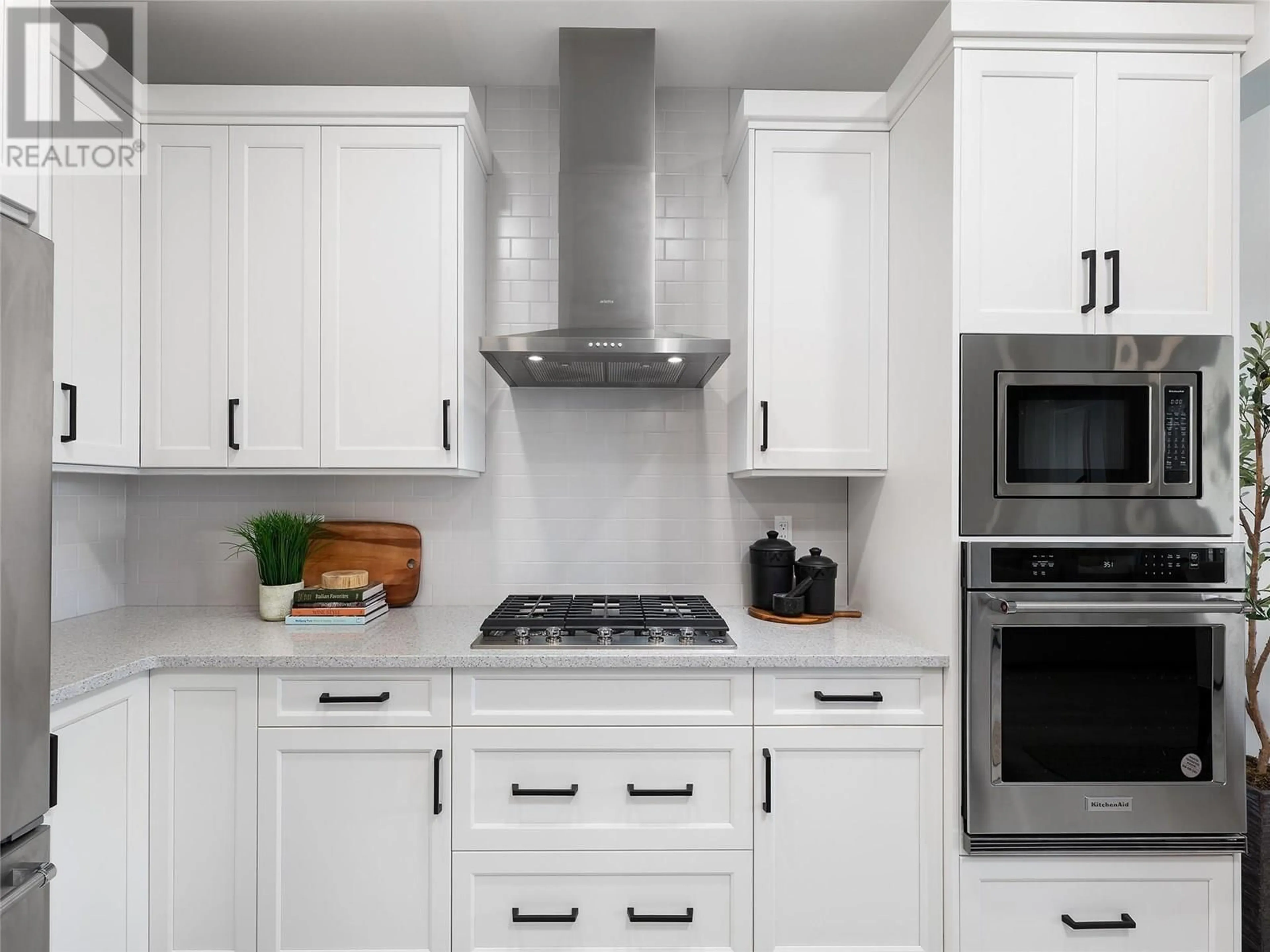 Contemporary kitchen, ceramic/tile floor for 41 - 7735 OKANAGAN HILLS BOULEVARD, Vernon British Columbia V1H0A7