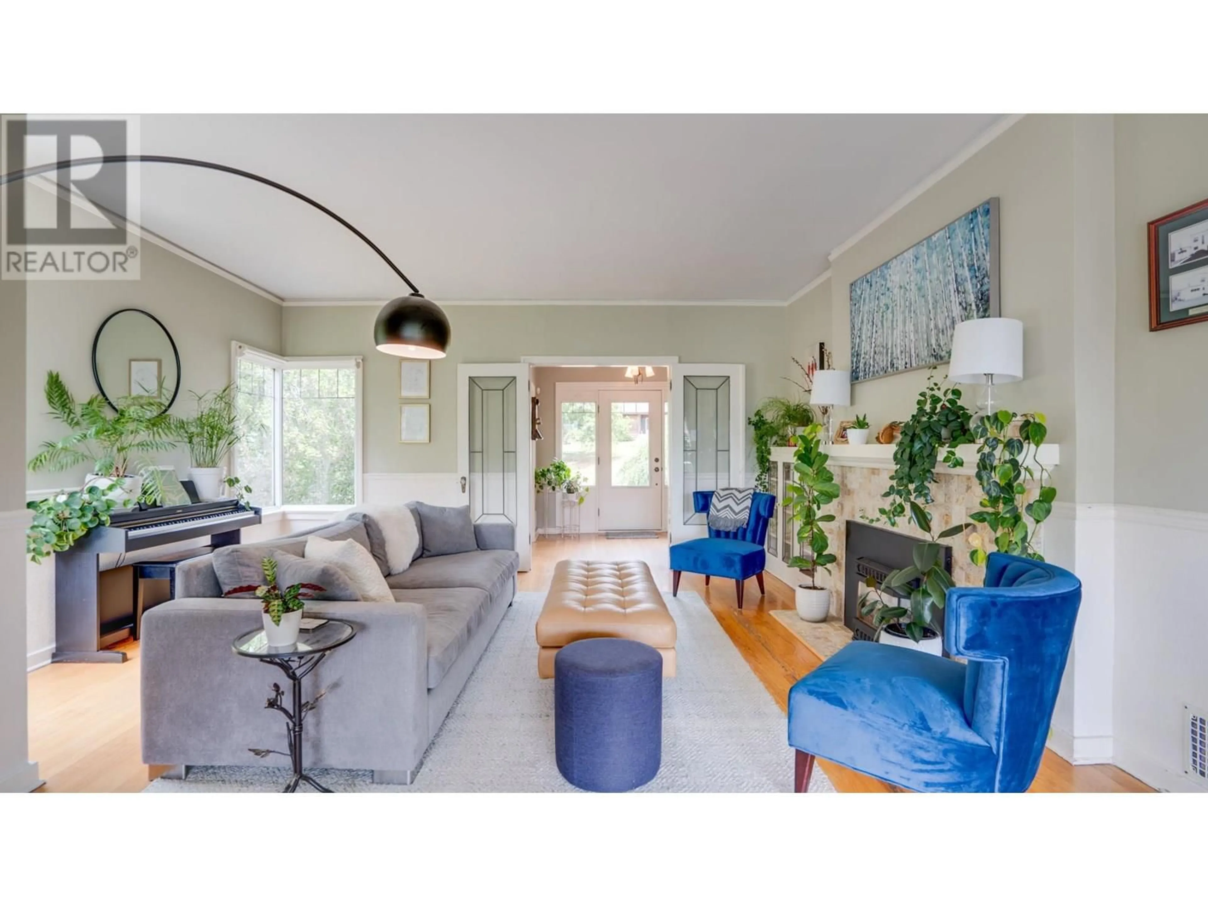 Living room with furniture, unknown for 2302 23 AVENUE, Vernon British Columbia V1T1J7
