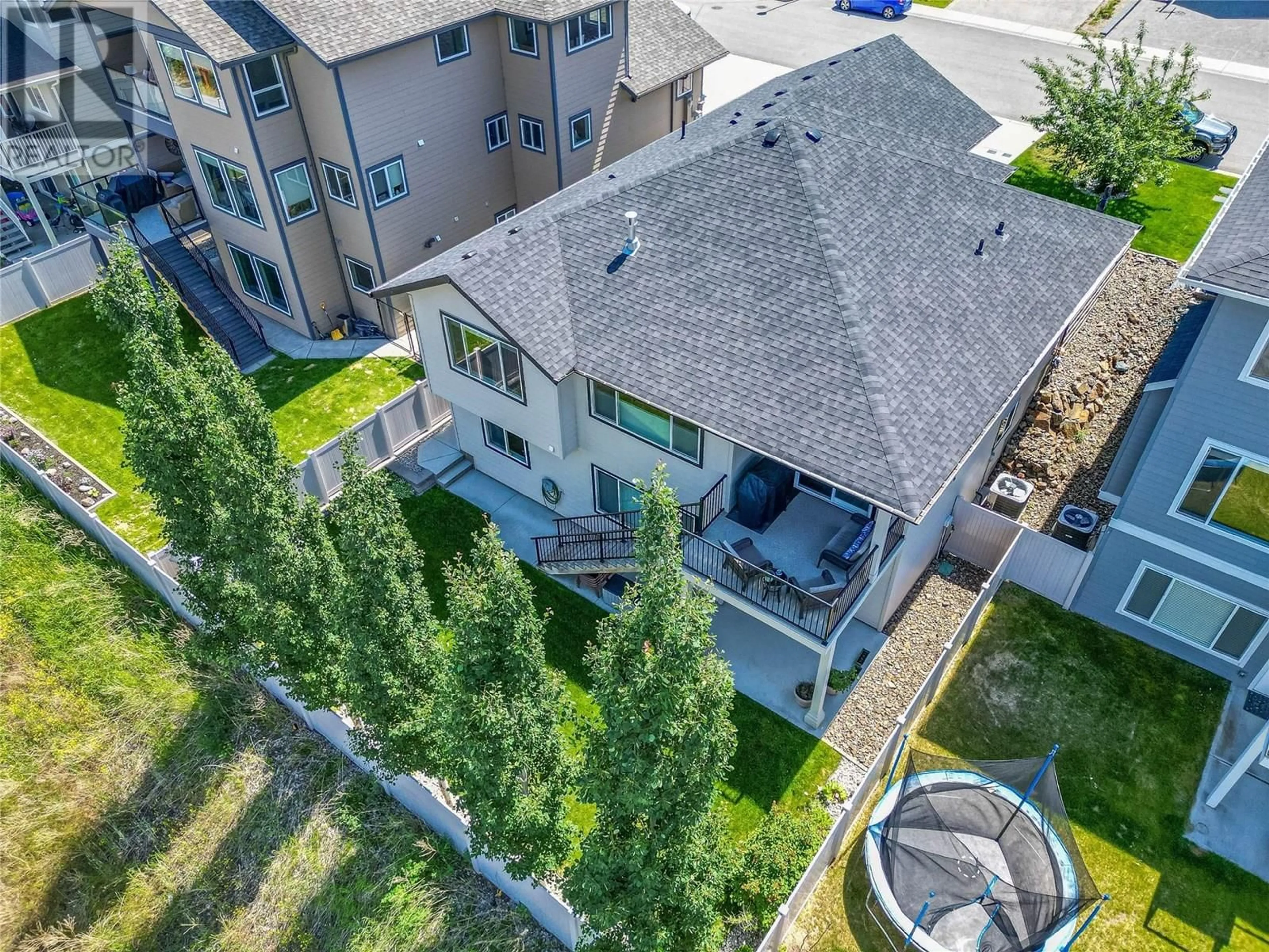 A pic from outside/outdoor area/front of a property/back of a property/a pic from drone, city buildings view from balcony for 1547 EMERALD DRIVE, Kamloops British Columbia V2E0C4
