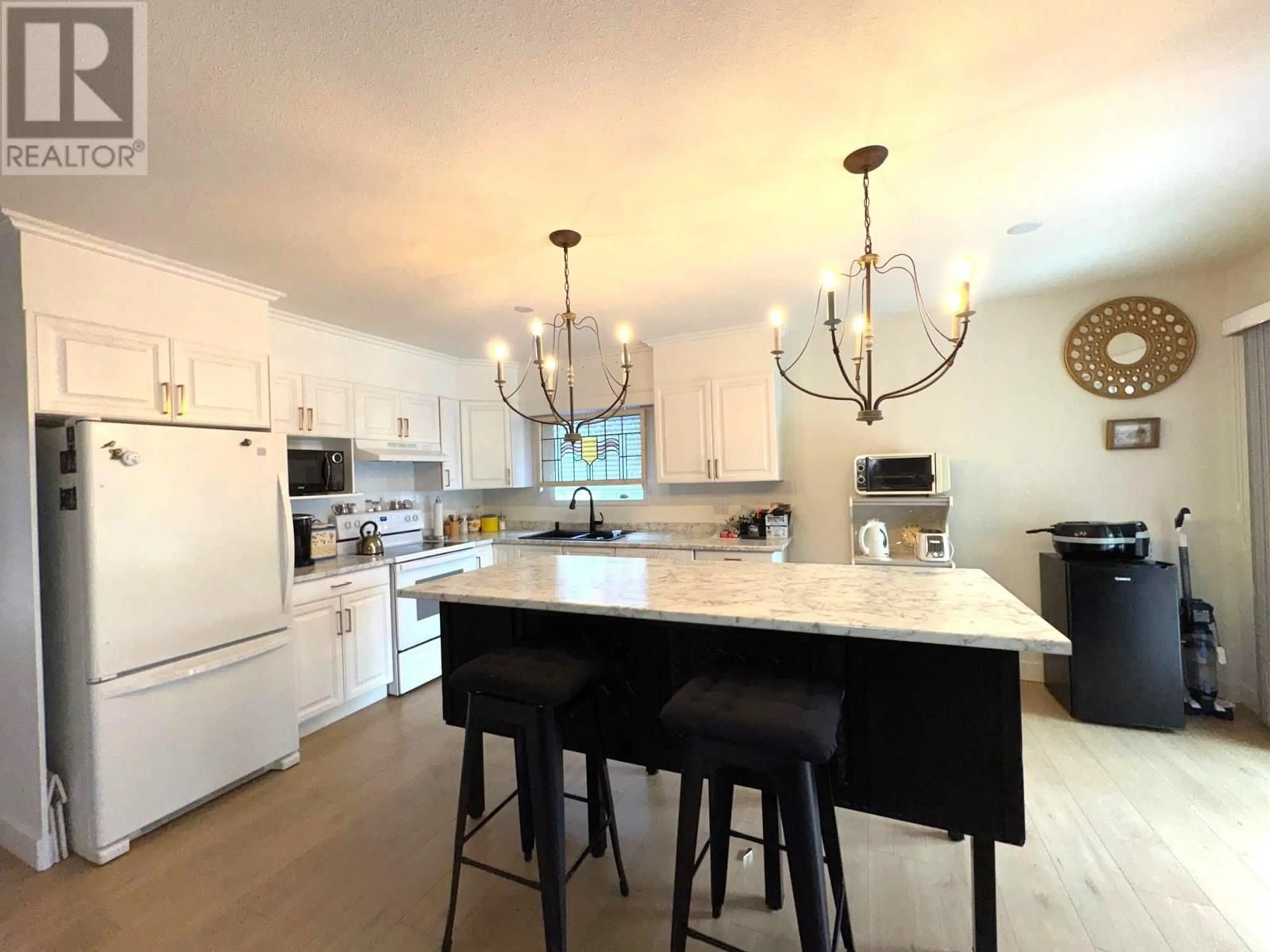 Open concept kitchen, ceramic/tile floor for 17 - 2250 LOUIE DRIVE, Westbank British Columbia V4T2M6