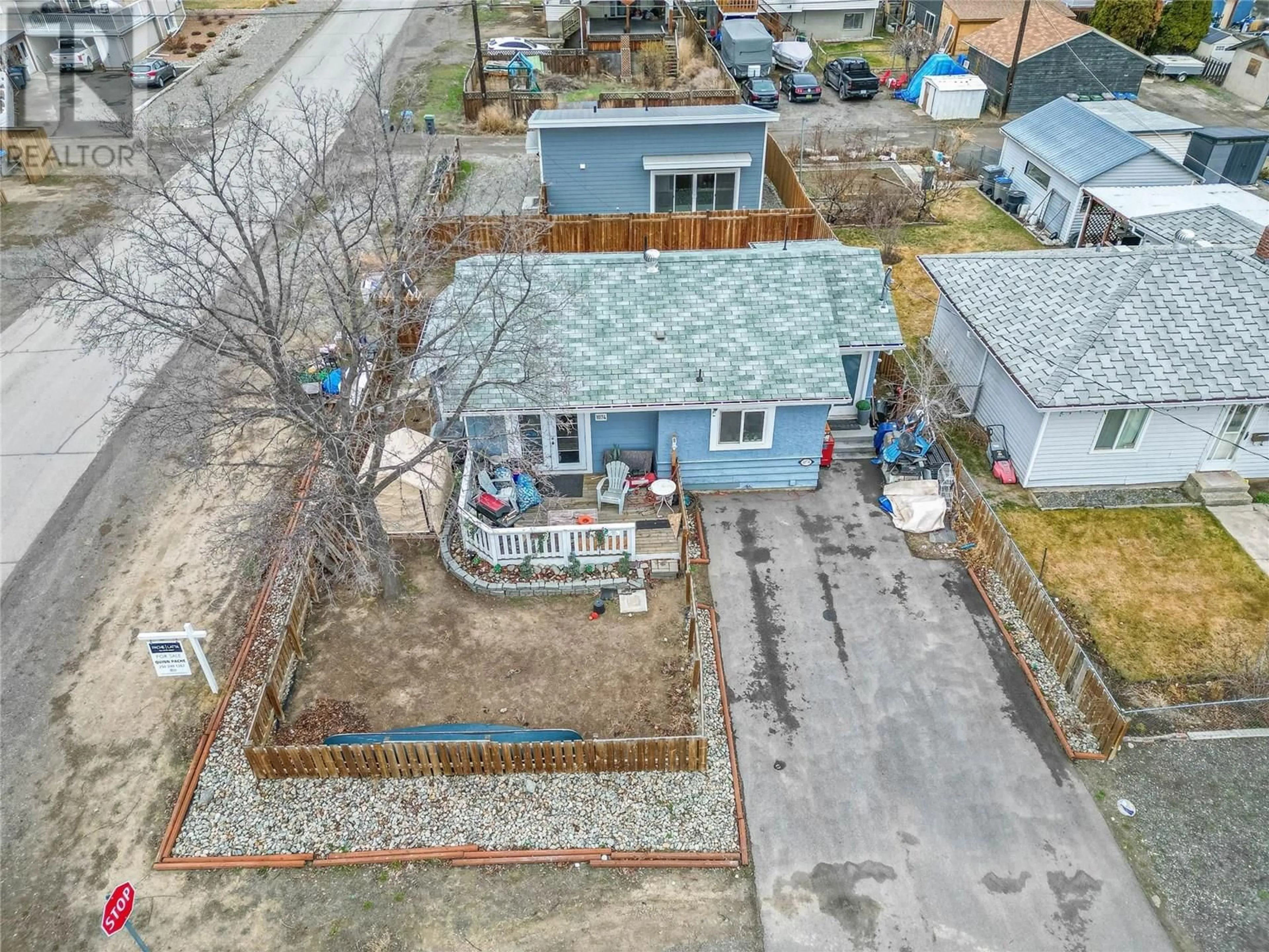 A pic from outside/outdoor area/front of a property/back of a property/a pic from drone, street for 1074 SURREY AVENUE, Kamloops British Columbia V2B1R2