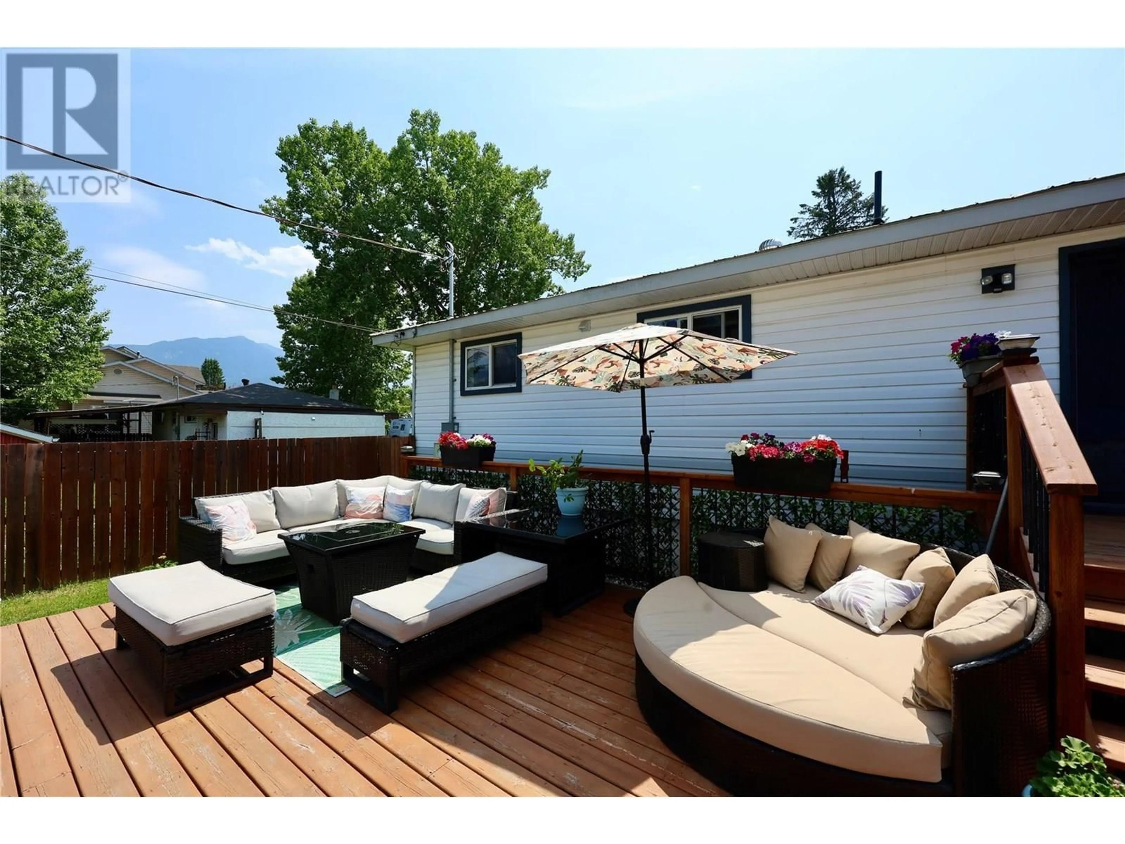 Patio, mountain view for 505 10TH STREET SOUTH, Golden British Columbia V0A1H0