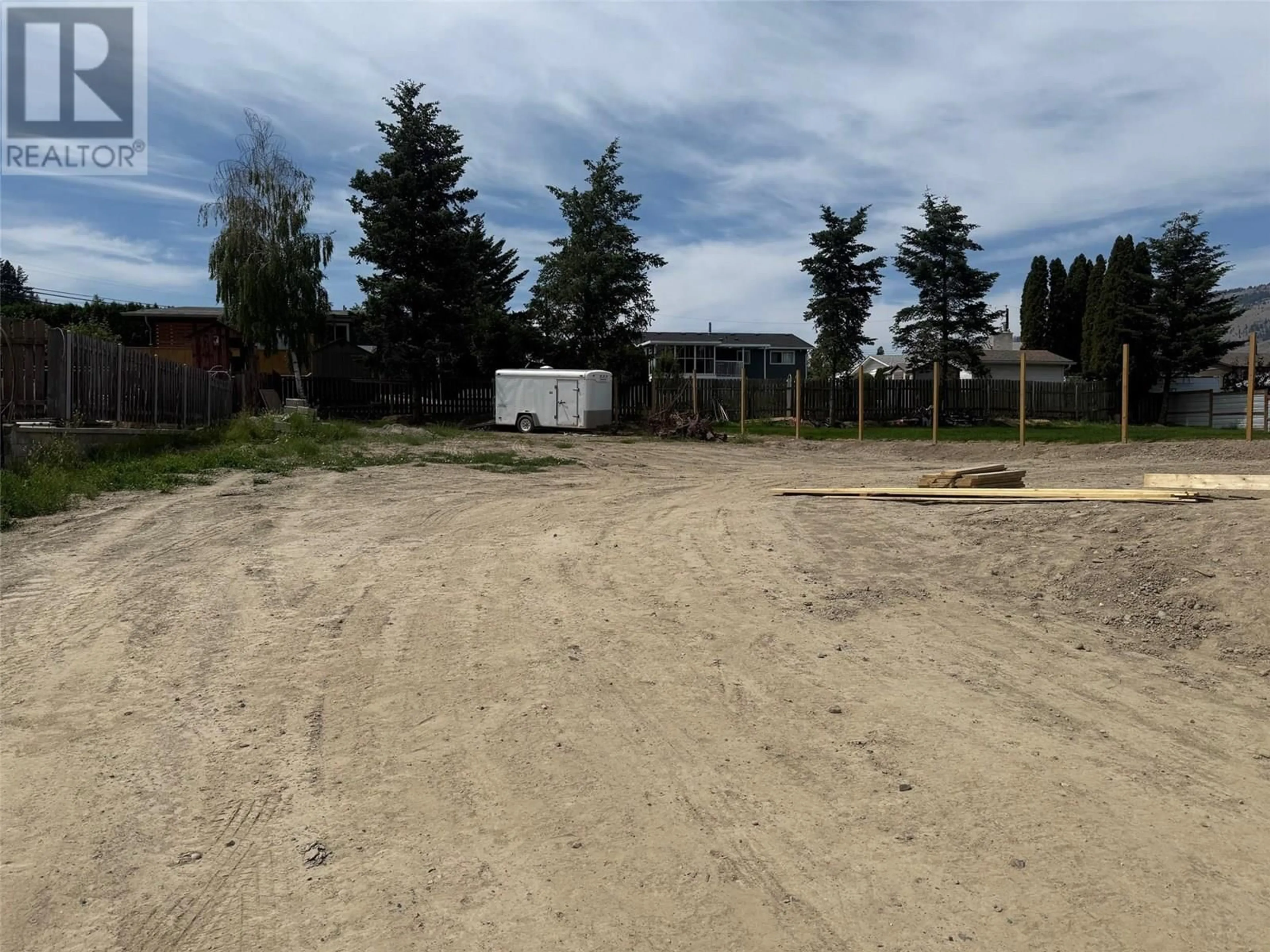 Parking for 5581 COSTER PLACE, Kamloops British Columbia V2C4Z3