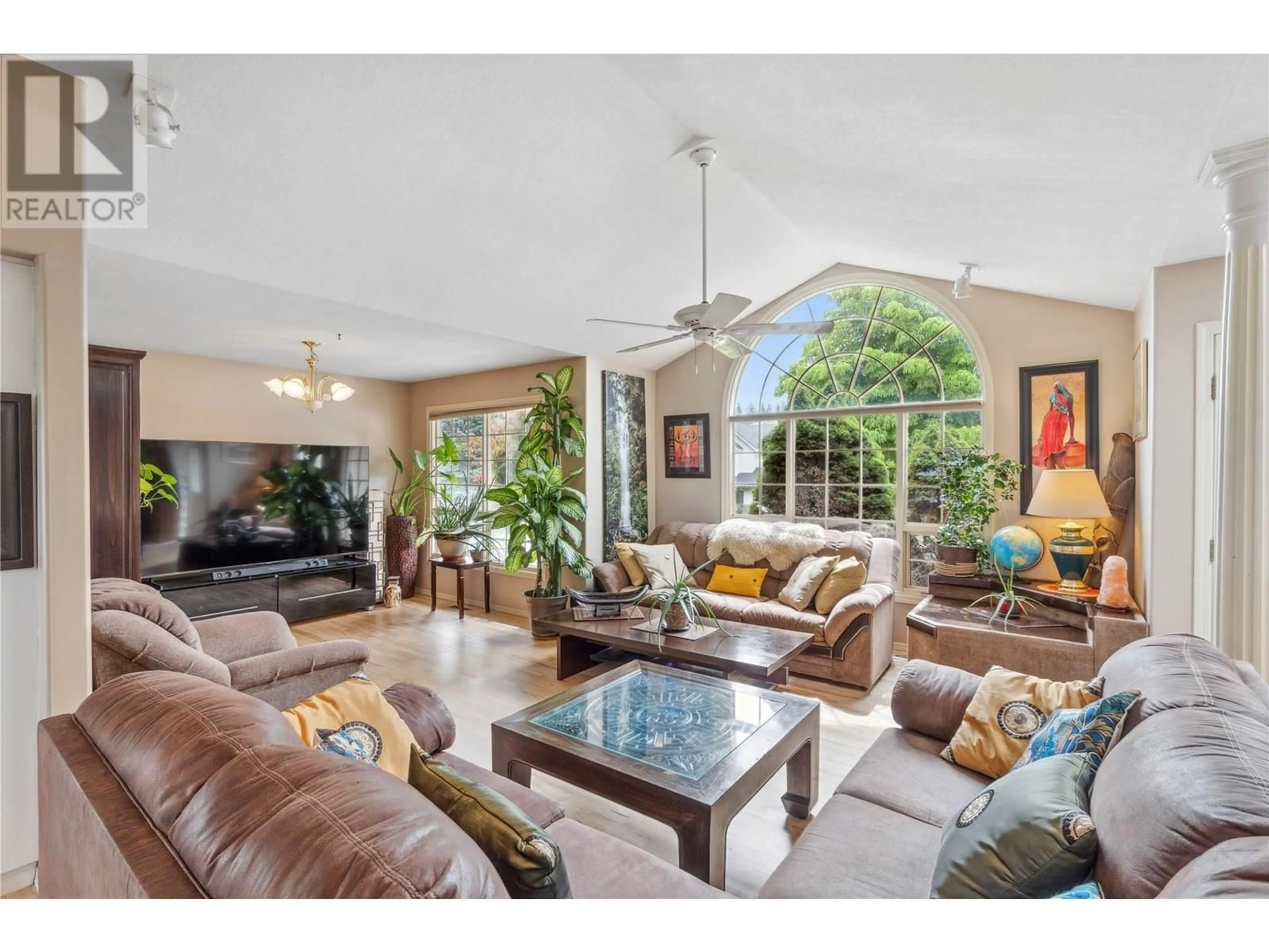 Living room with furniture, unknown for 1840 MCKINLEY COURT, Kamloops British Columbia V2E2L9