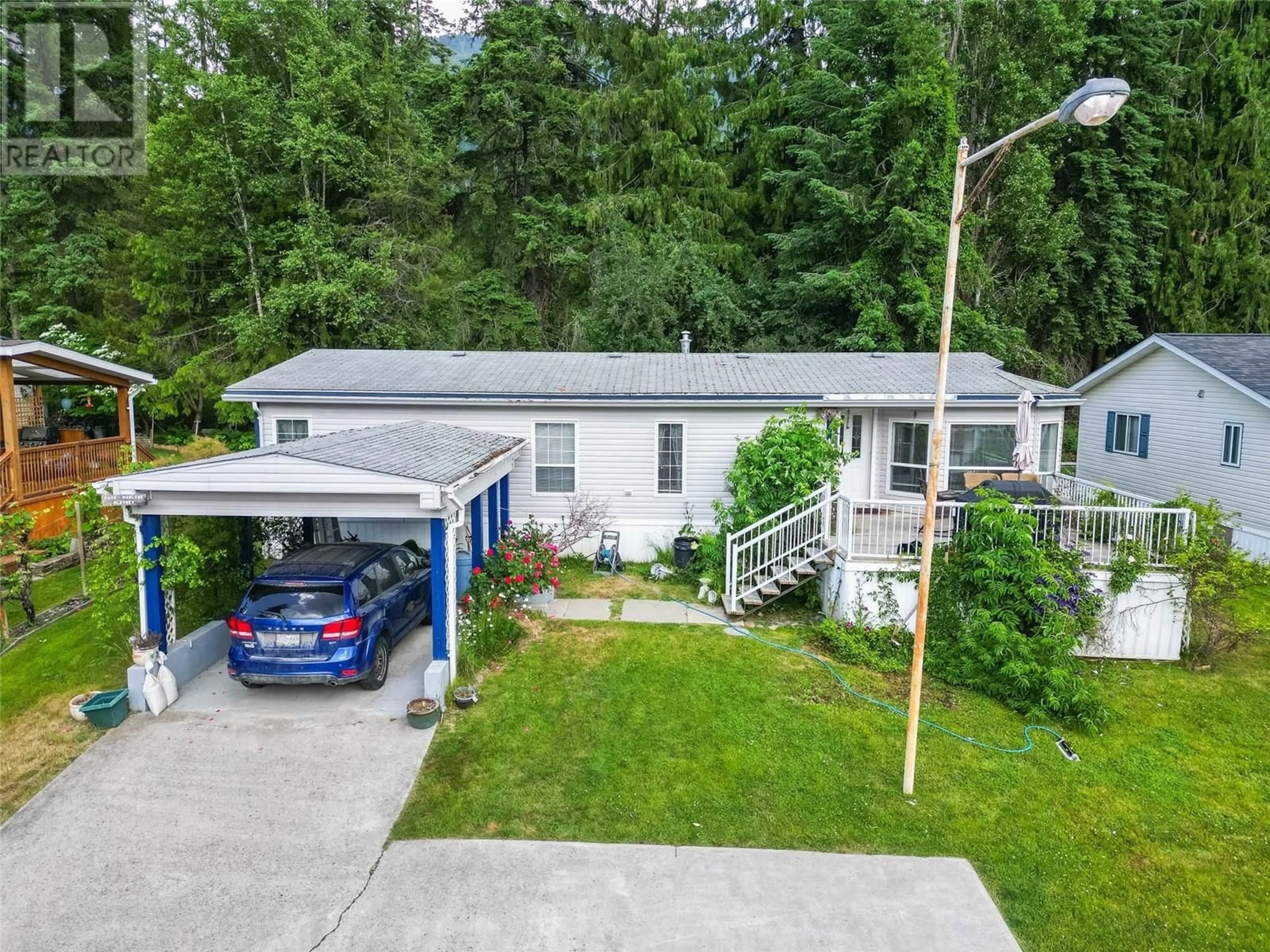 A pic from outside/outdoor area/front of a property/back of a property/a pic from drone, unknown for 46 - 7126 3A HIGHWAY, Nelson British Columbia V1L6S4