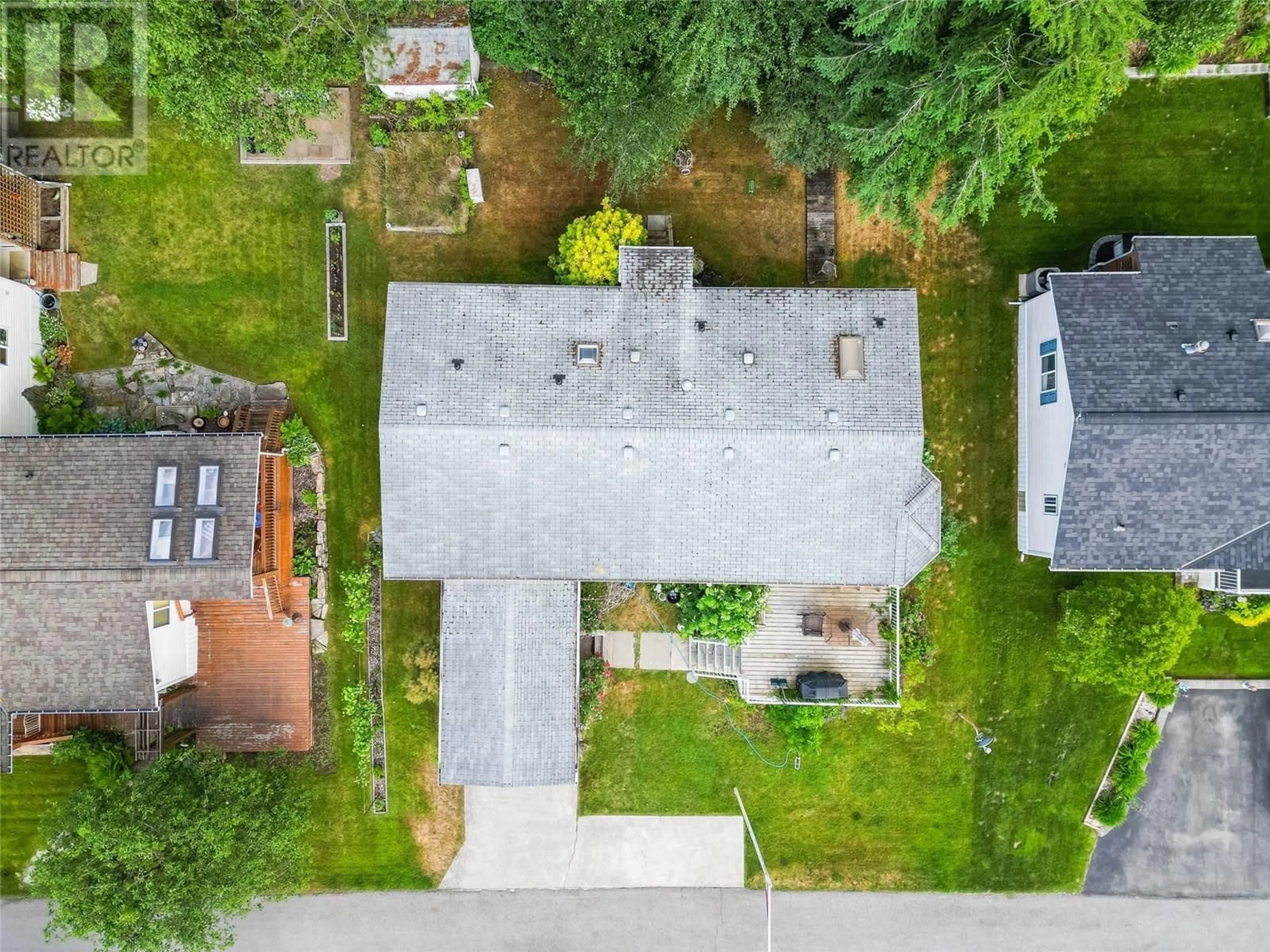 A pic from outside/outdoor area/front of a property/back of a property/a pic from drone, street for 46 - 7126 3A HIGHWAY, Nelson British Columbia V1L6S4
