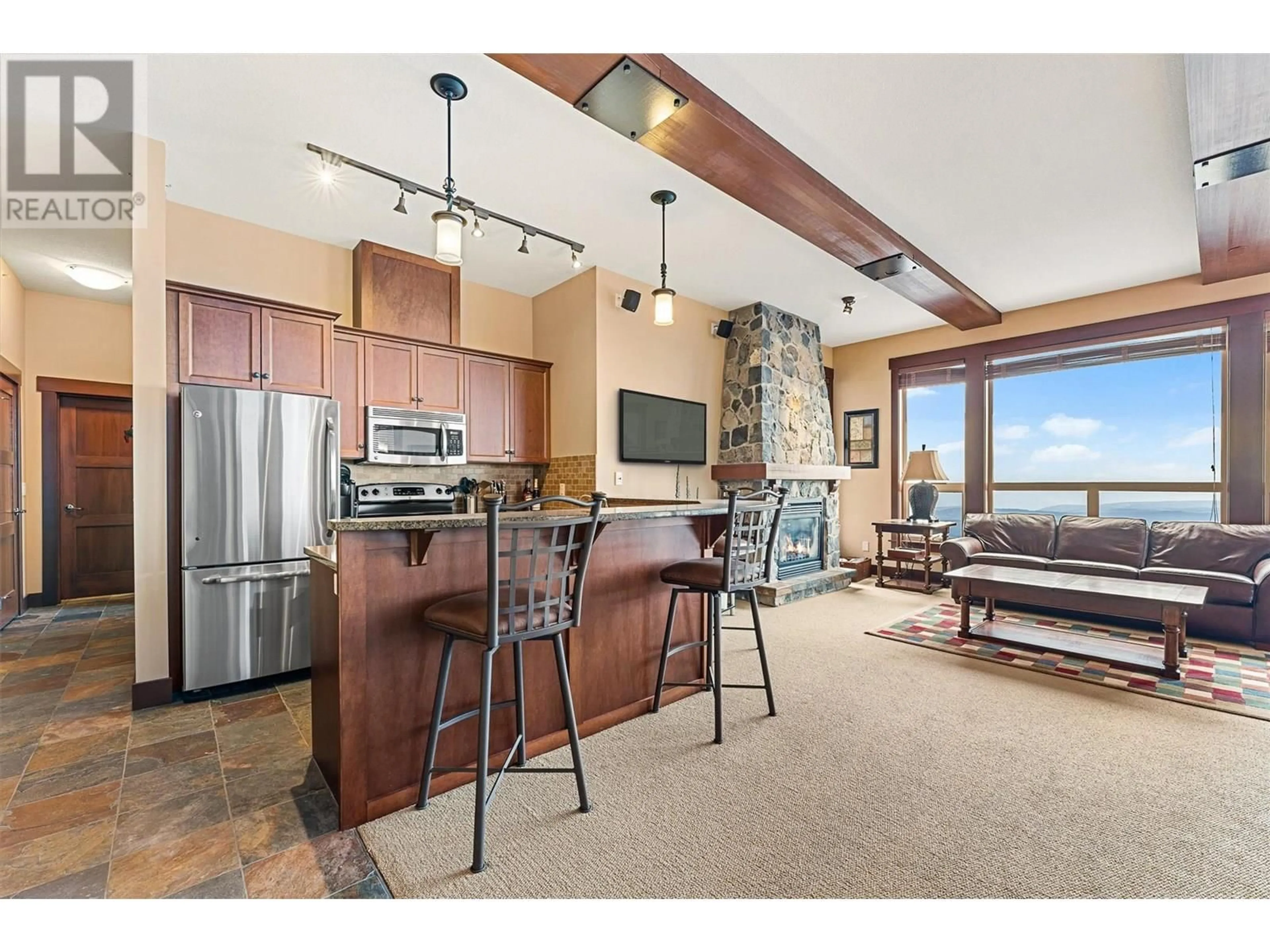 Open concept kitchen, unknown for 404 - 375 RAVEN RIDGE ROAD, Big White British Columbia V1P1P3