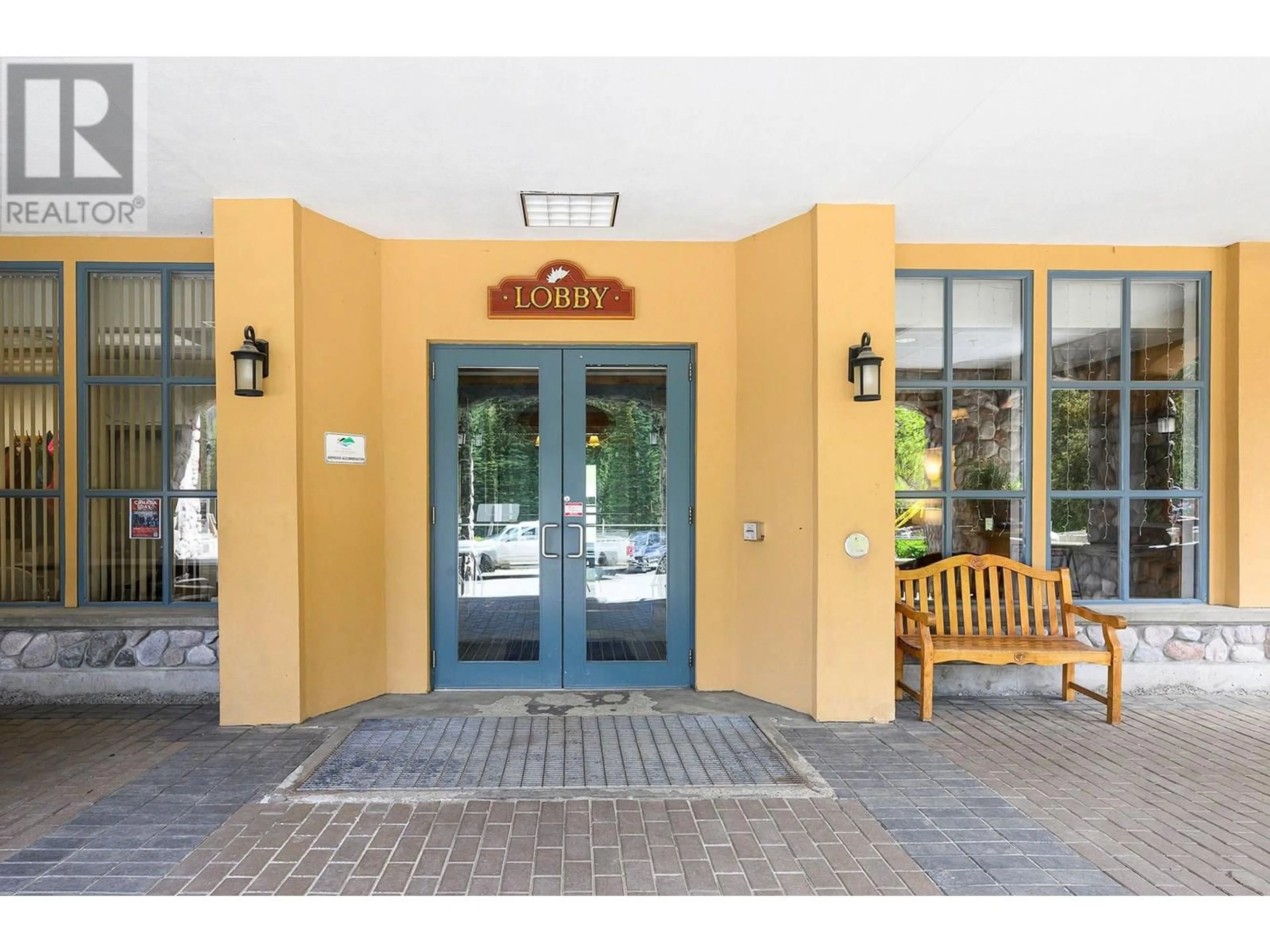 Indoor foyer for 327 - 3160 CREEKSIDE WAY, Sun Peaks British Columbia V0E5N0