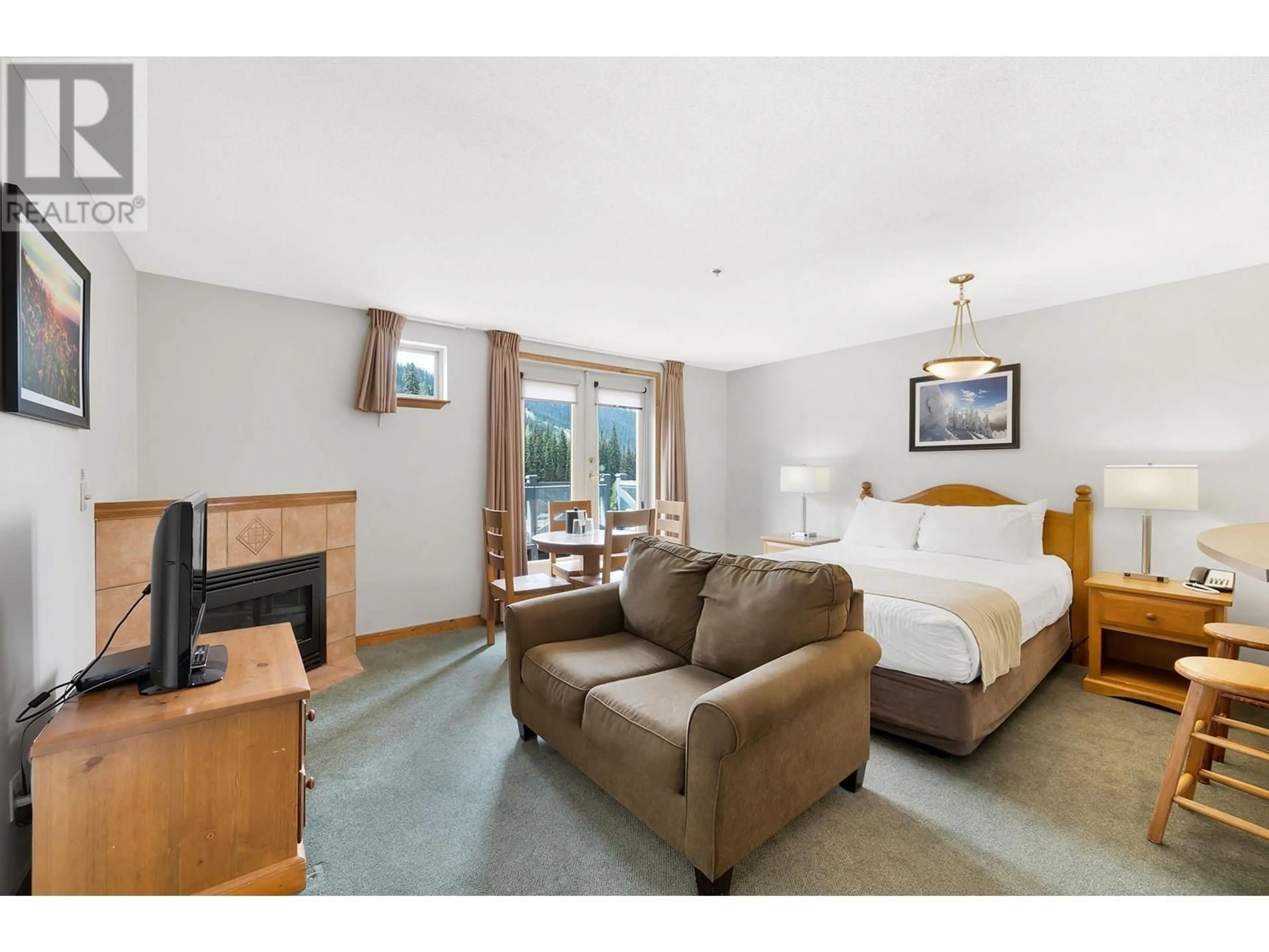 A pic of a room for 327 - 3160 CREEKSIDE WAY, Sun Peaks British Columbia V0E5N0