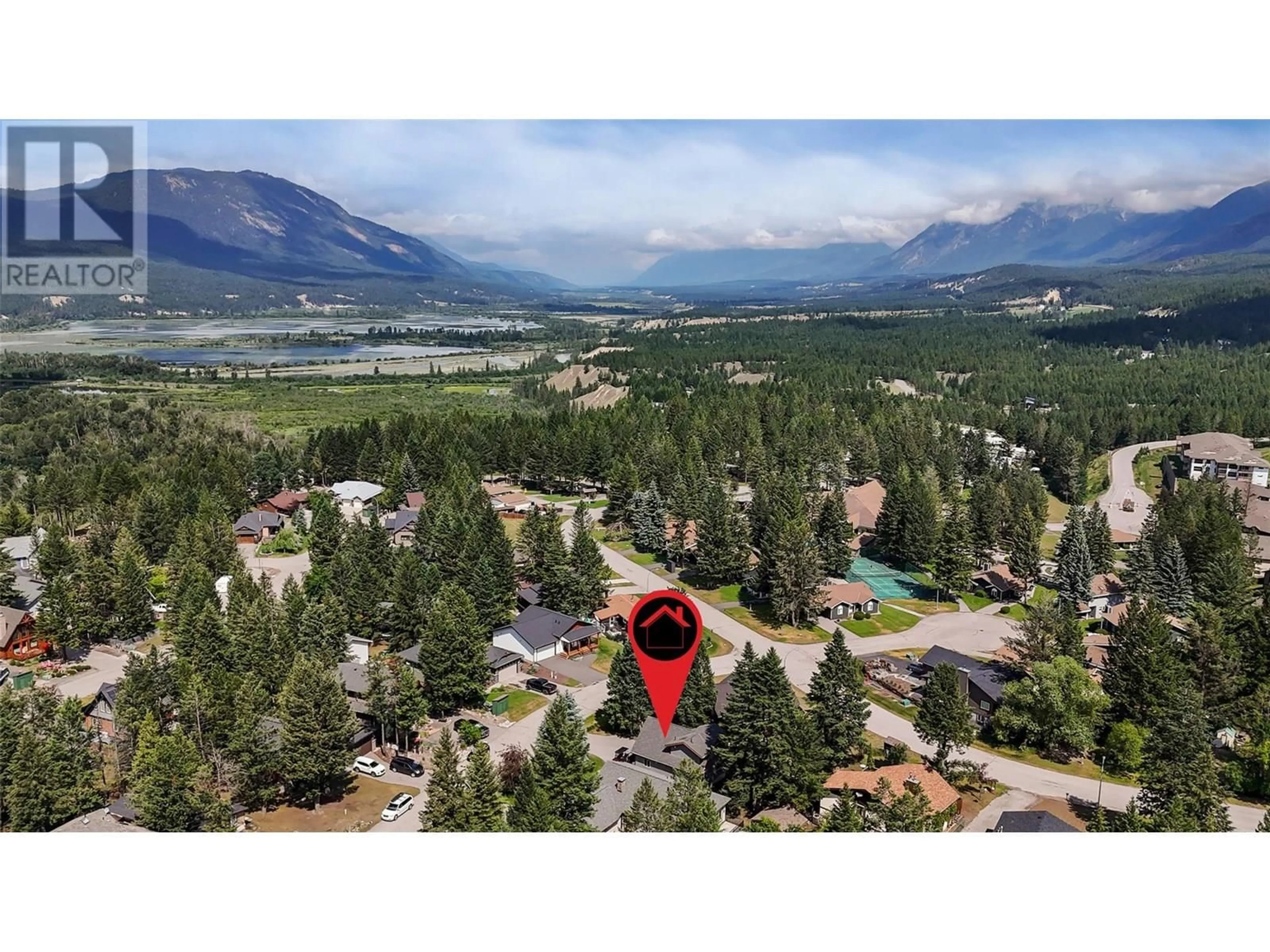 A pic from outside/outdoor area/front of a property/back of a property/a pic from drone, mountain view for 7334 REVELSTOKE DRIVE, Radium Hot Springs British Columbia V0A1M0