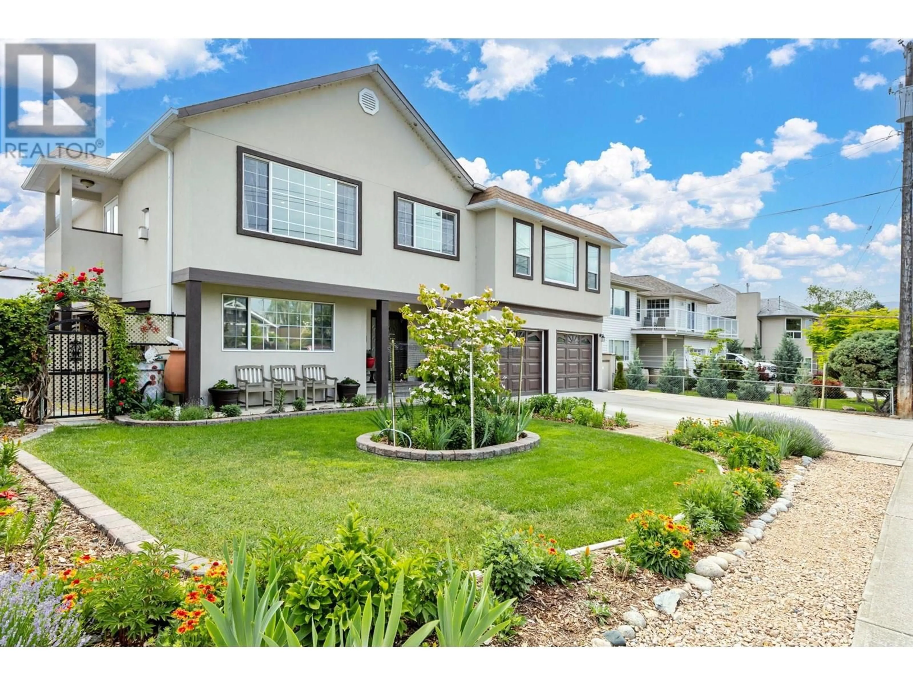 Home with vinyl exterior material, street for 132 VANCOUVER PLACE, Penticton British Columbia V2A1A7