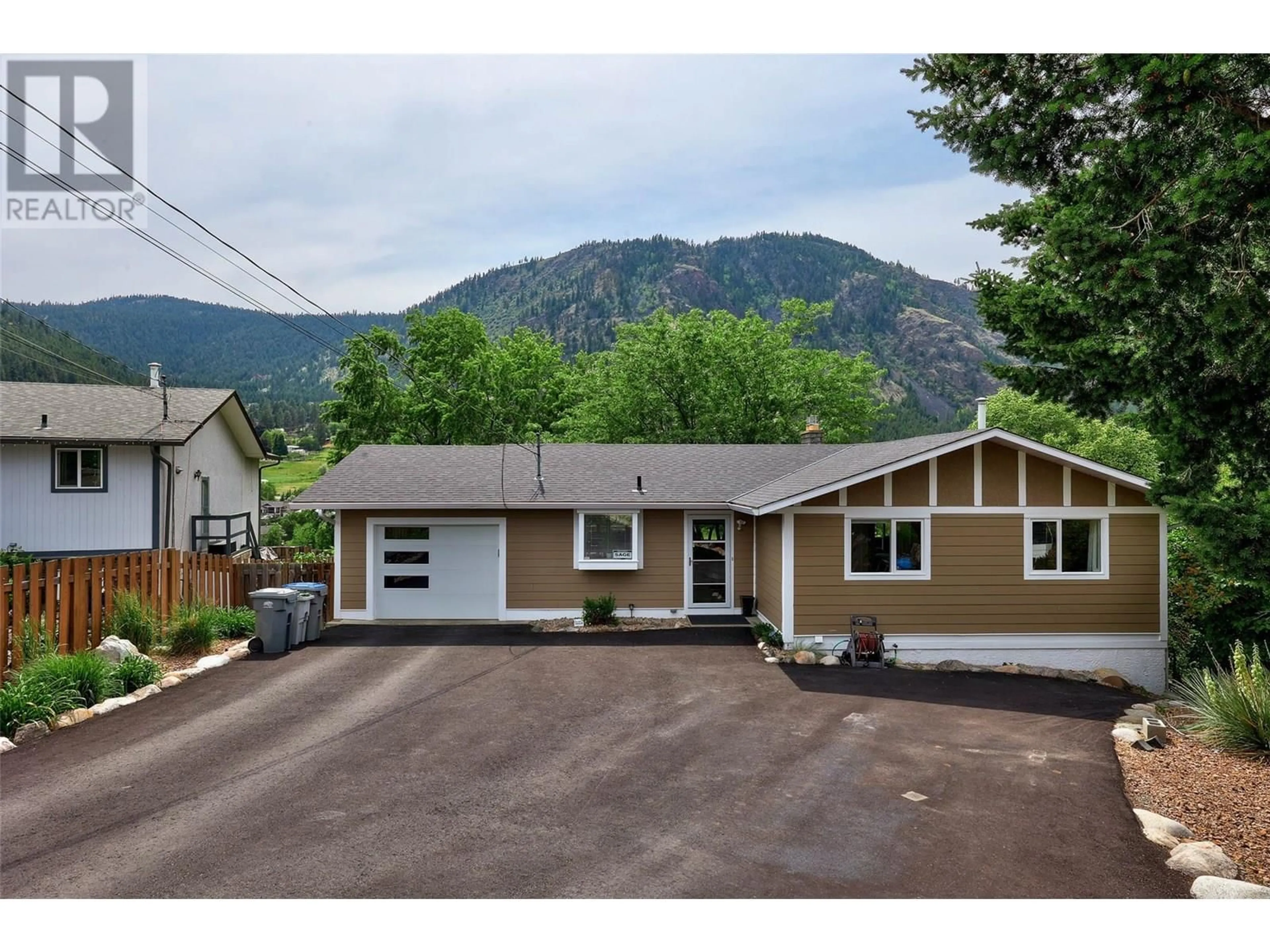 Home with vinyl exterior material, mountain view for 1197 HIGHRIDGE DRIVE, Kamloops British Columbia V2C5G5