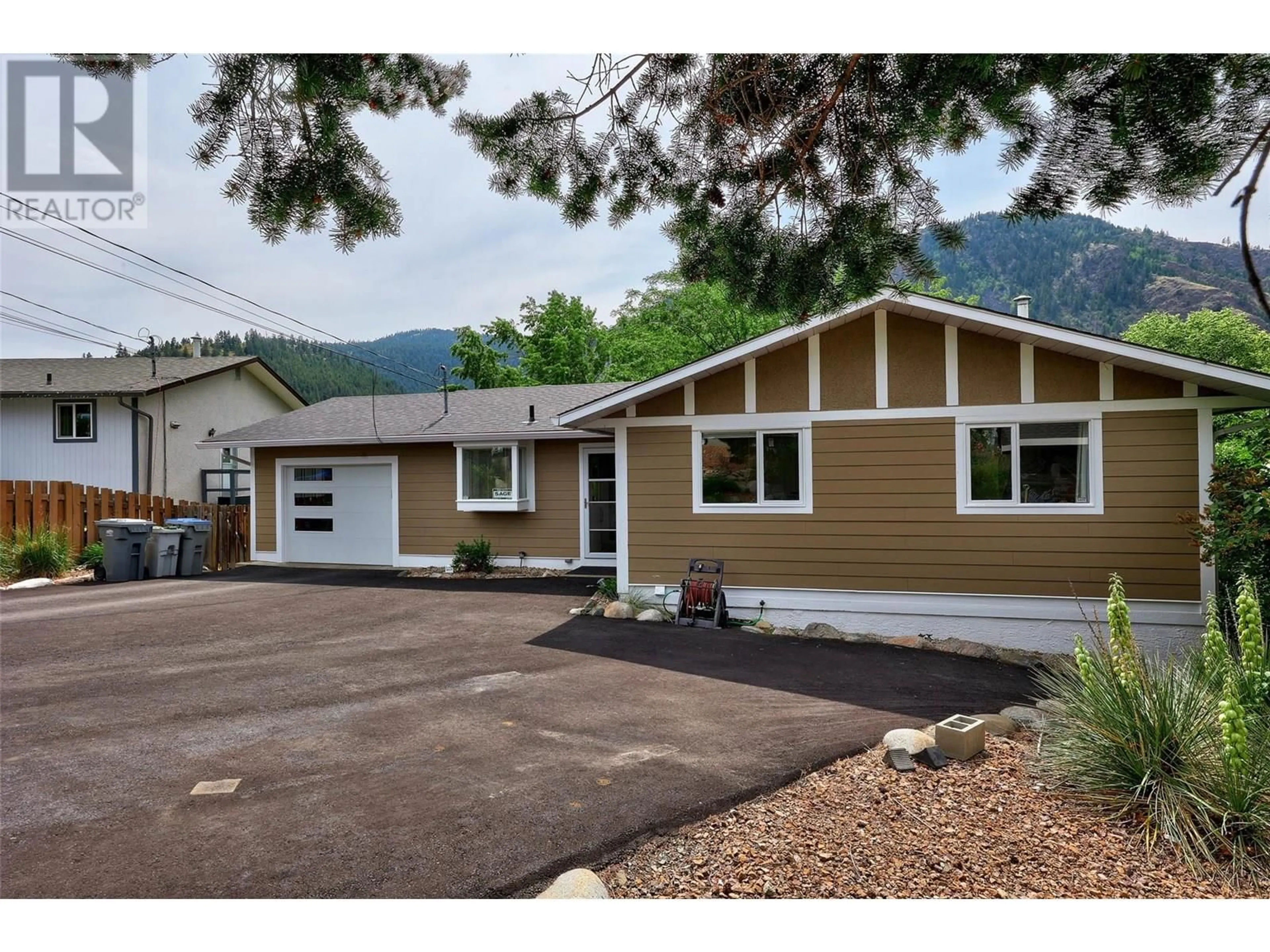 Home with vinyl exterior material, mountain view for 1197 HIGHRIDGE DRIVE, Kamloops British Columbia V2C5G5