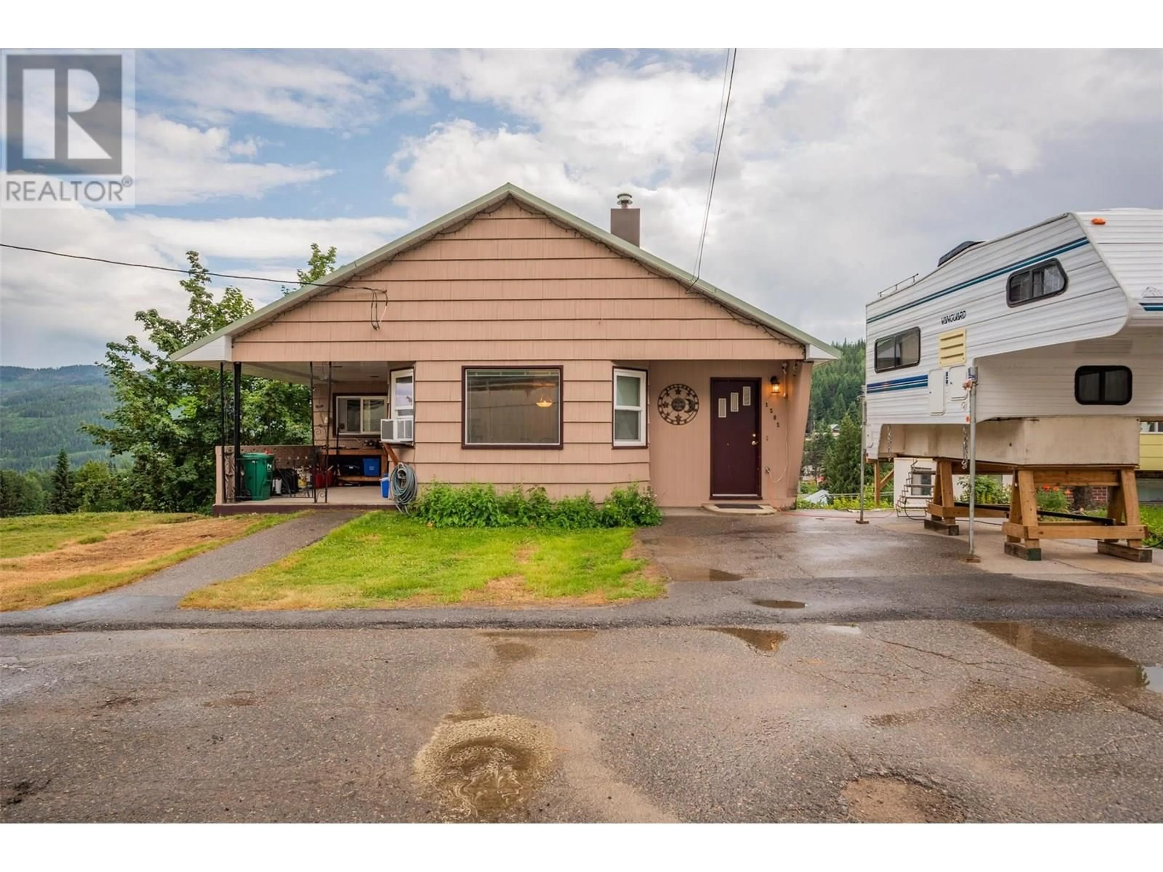 Unknown for 1585 DUNN CRESCENT, Rossland British Columbia V0G1Y0