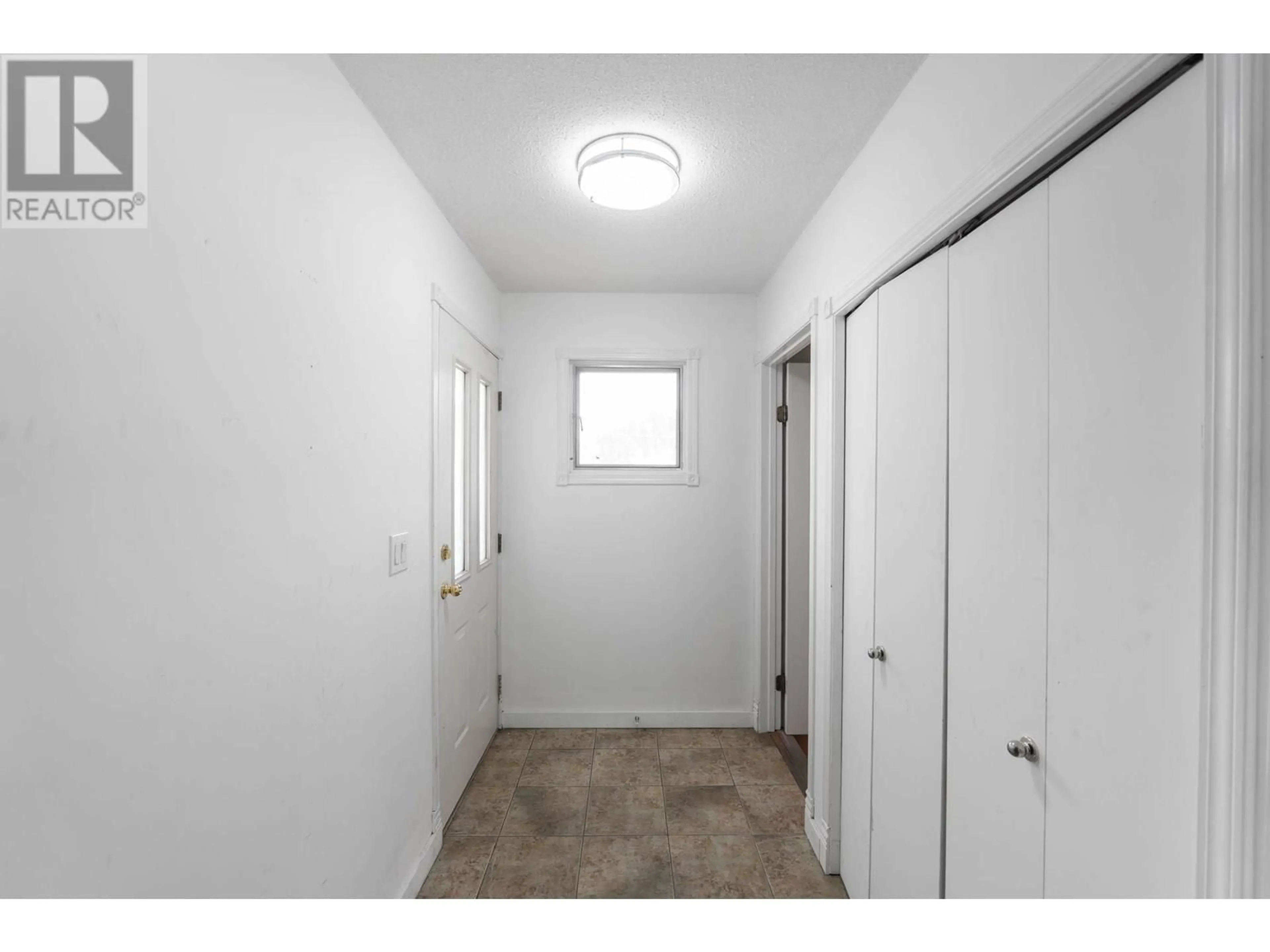 Unknown for 334 CLIFTON ROAD SOUTH, Kelowna British Columbia V1V1A5