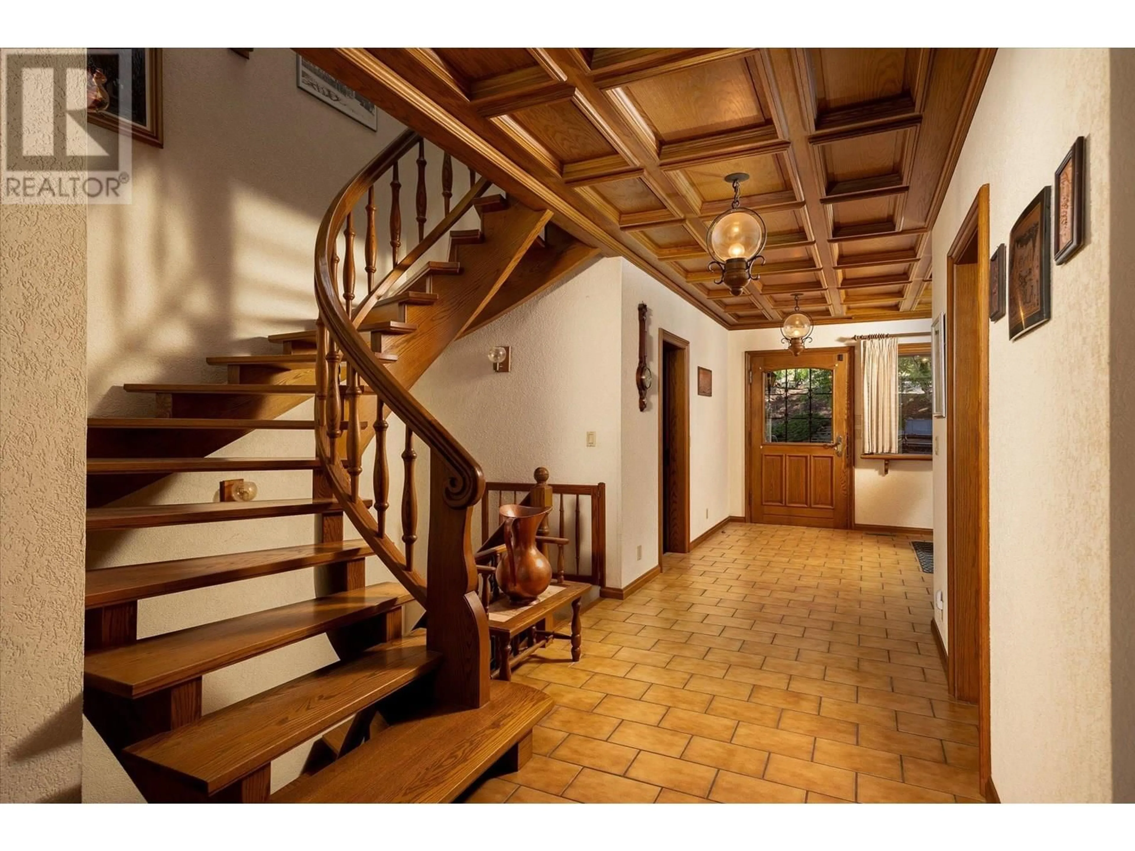 Indoor foyer for 4855 CHUTE LAKE ROAD, Kelowna British Columbia V1W4M3