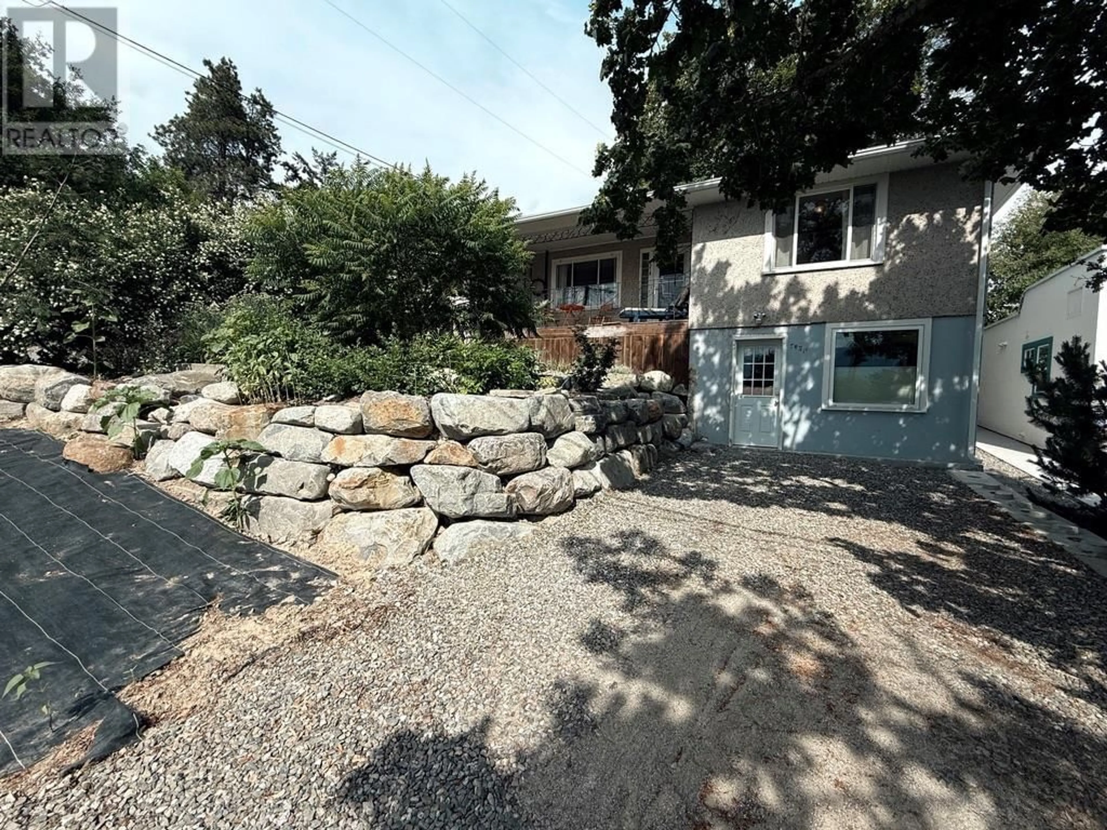 A pic from outside/outdoor area/front of a property/back of a property/a pic from drone, street for 318 11TH AVENUE NORTH, Creston British Columbia V0B1G0