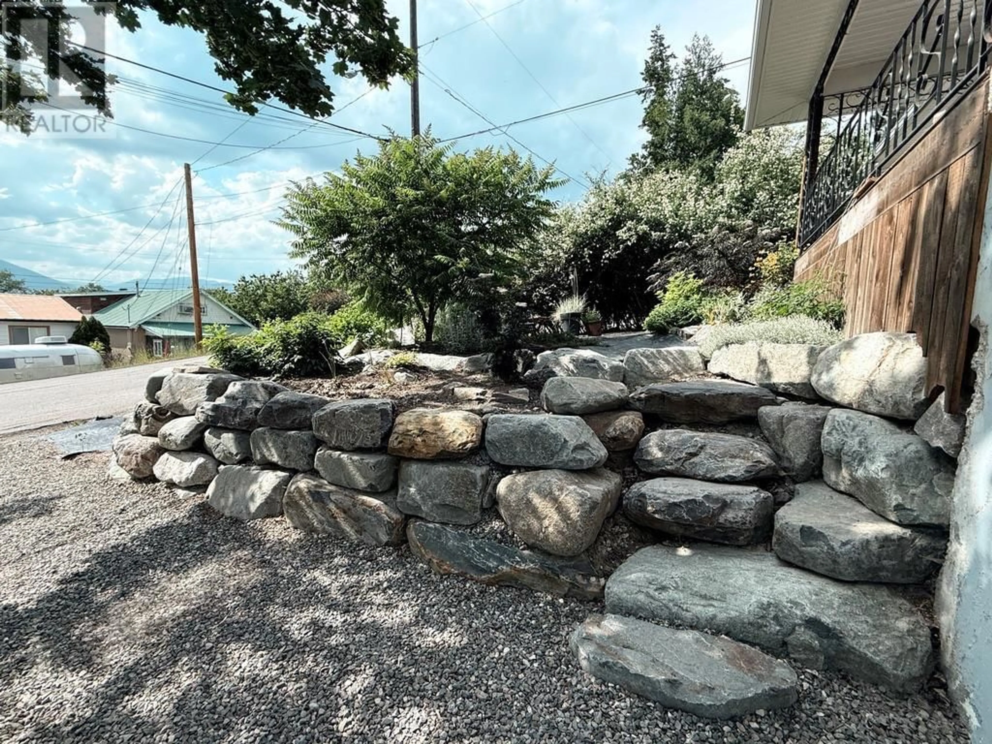 Patio, unknown for 318 11TH AVENUE NORTH, Creston British Columbia V0B1G0