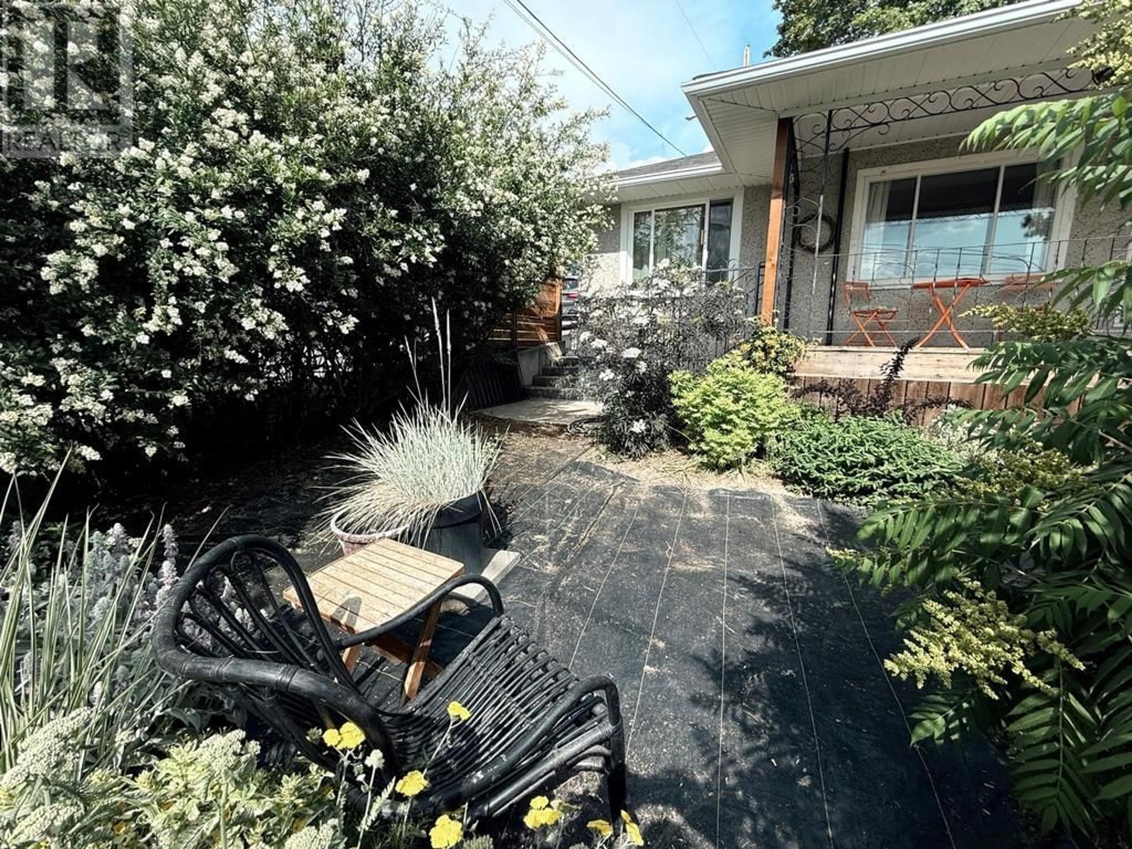 Patio, street for 318 11TH AVENUE NORTH, Creston British Columbia V0B1G0