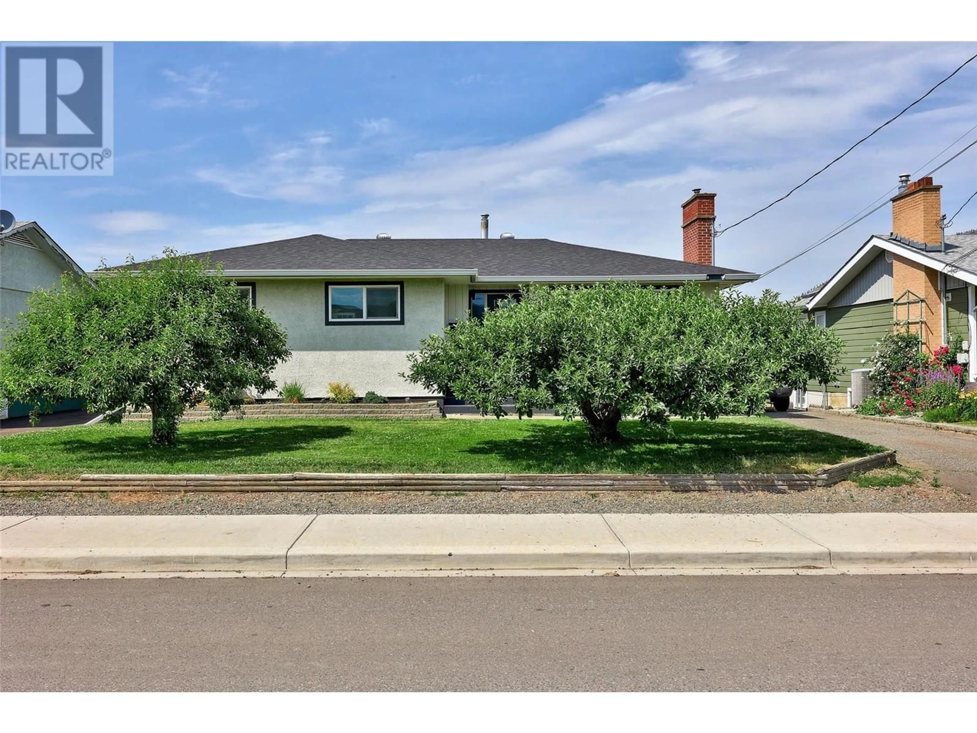 Home with vinyl exterior material, street for 239 CHESTNUT AVENUE, Kamloops British Columbia V2B1L4