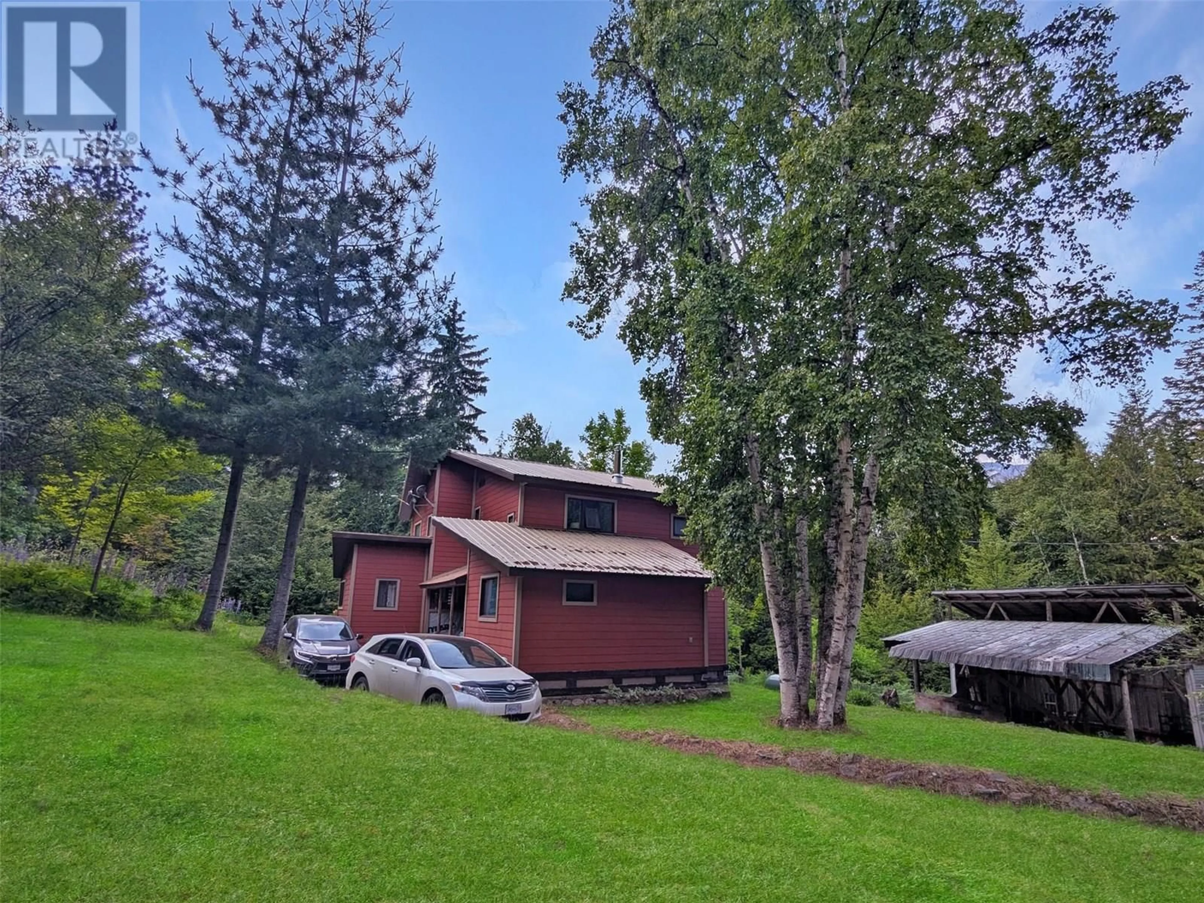 A pic from outside/outdoor area/front of a property/back of a property/a pic from drone, unknown for 8802 MARTENS ROAD, Slocan British Columbia V0G2C0