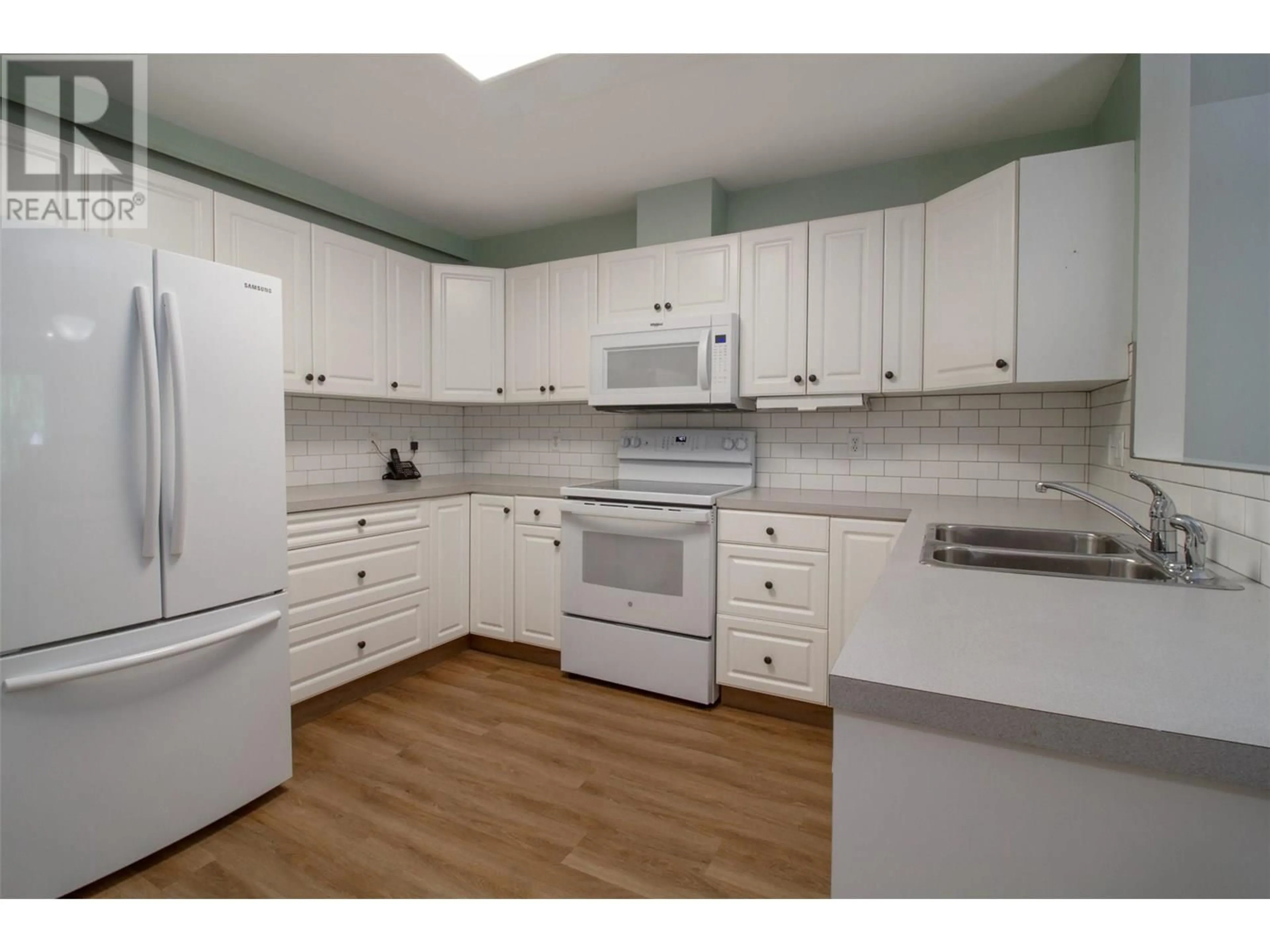 Standard kitchen, unknown for 311 - 311 SIXTH STREET EAST, Revelstoke British Columbia V0E2S0